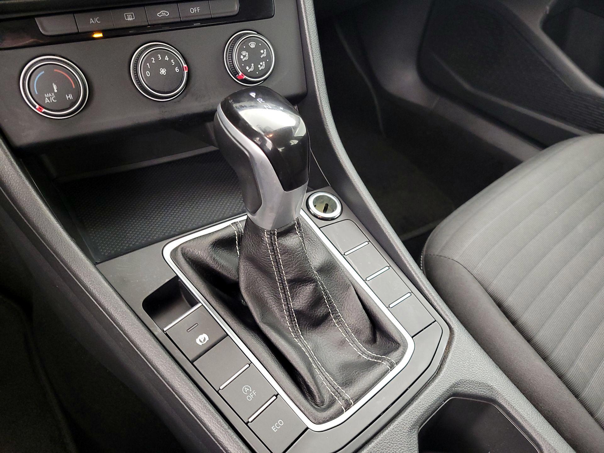 Thumbnail: 2024 Volkswagen Jetta - 17