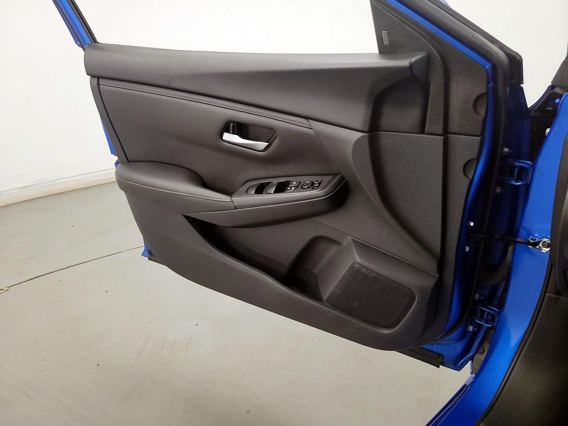 Thumbnail: 2023 Nissan Sentra - 12