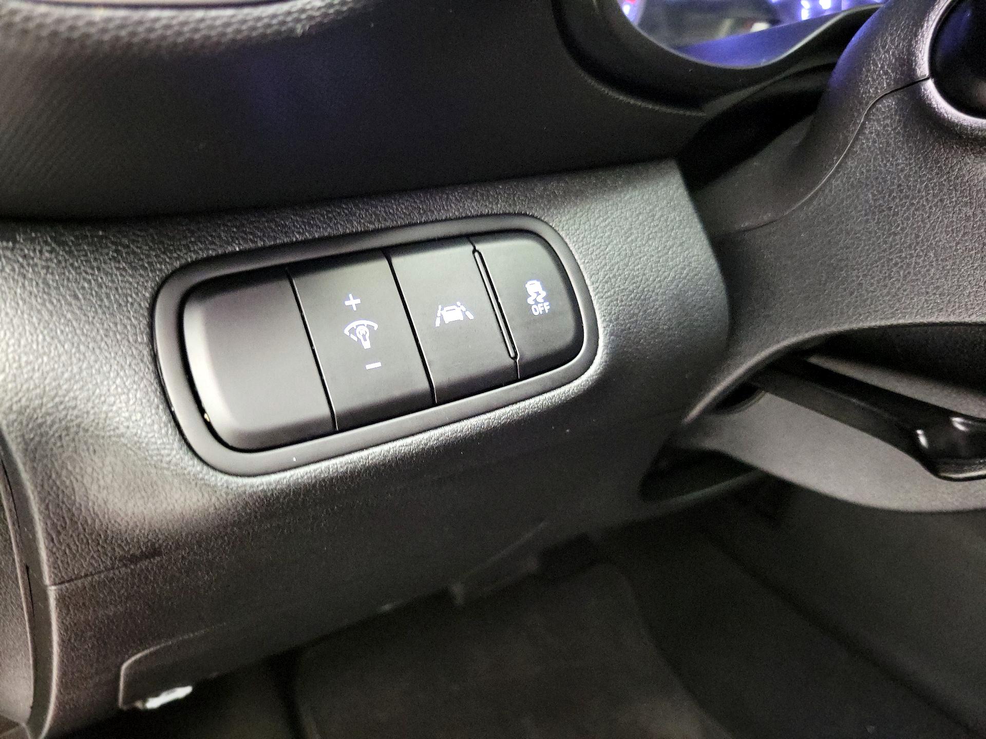 Thumbnail: 2022 Hyundai Venue - 13