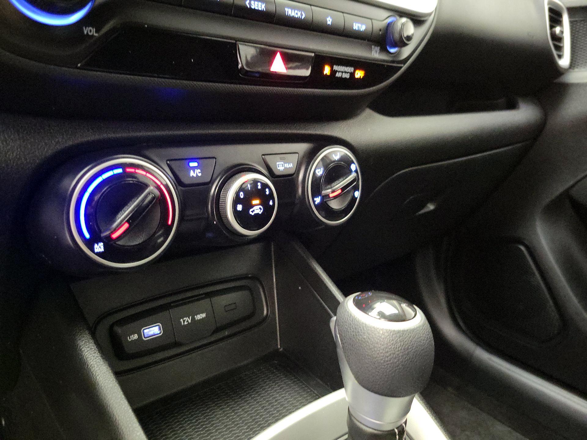 Thumbnail: 2022 Hyundai Venue - 16