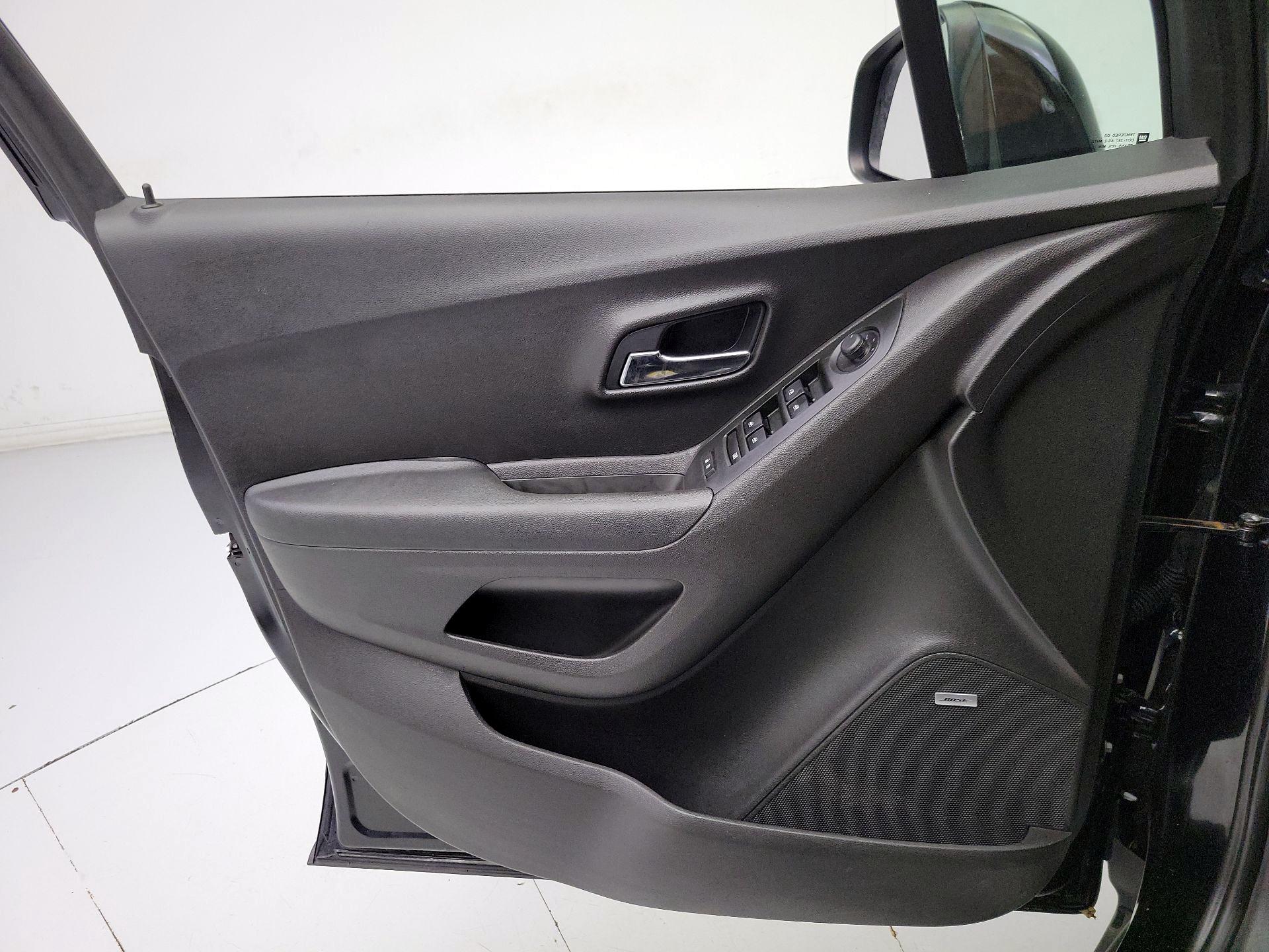 Thumbnail: 2020 Chevrolet Trax - 12