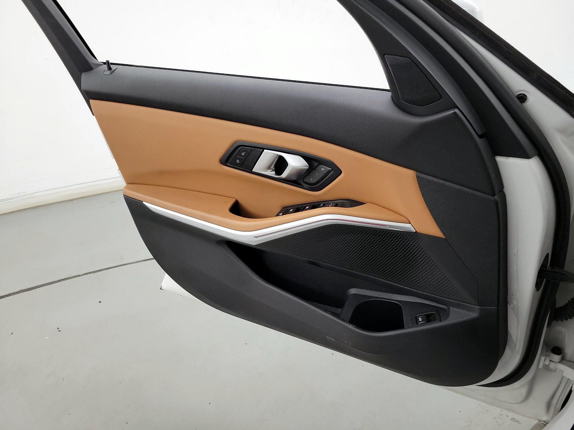 Thumbnail: 2024 BMW 3 Series - 12