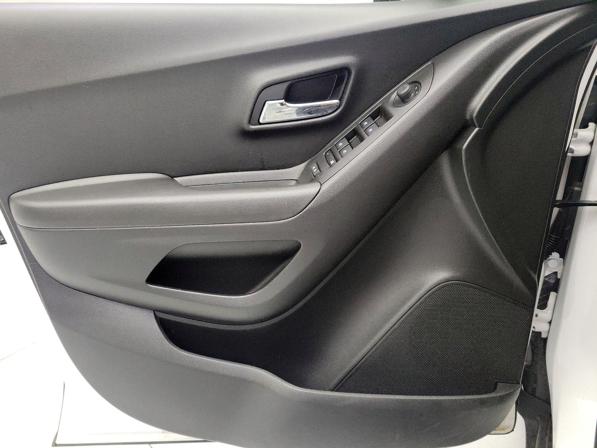Thumbnail: 2020 Chevrolet Trax - 12