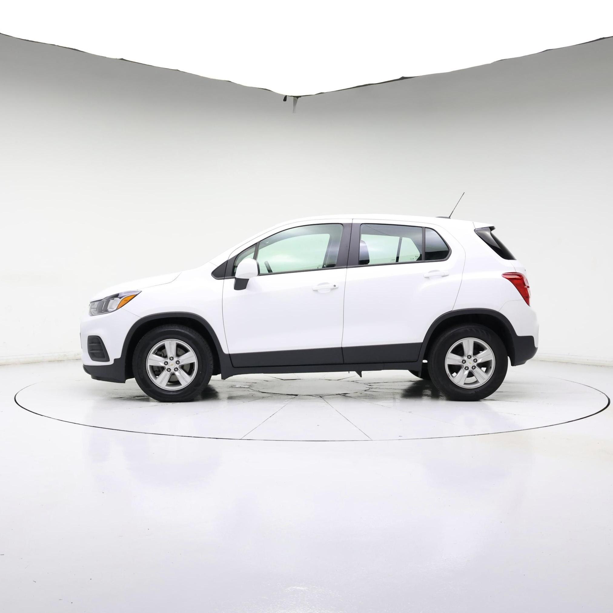 Thumbnail: 2020 Chevrolet Trax - 3