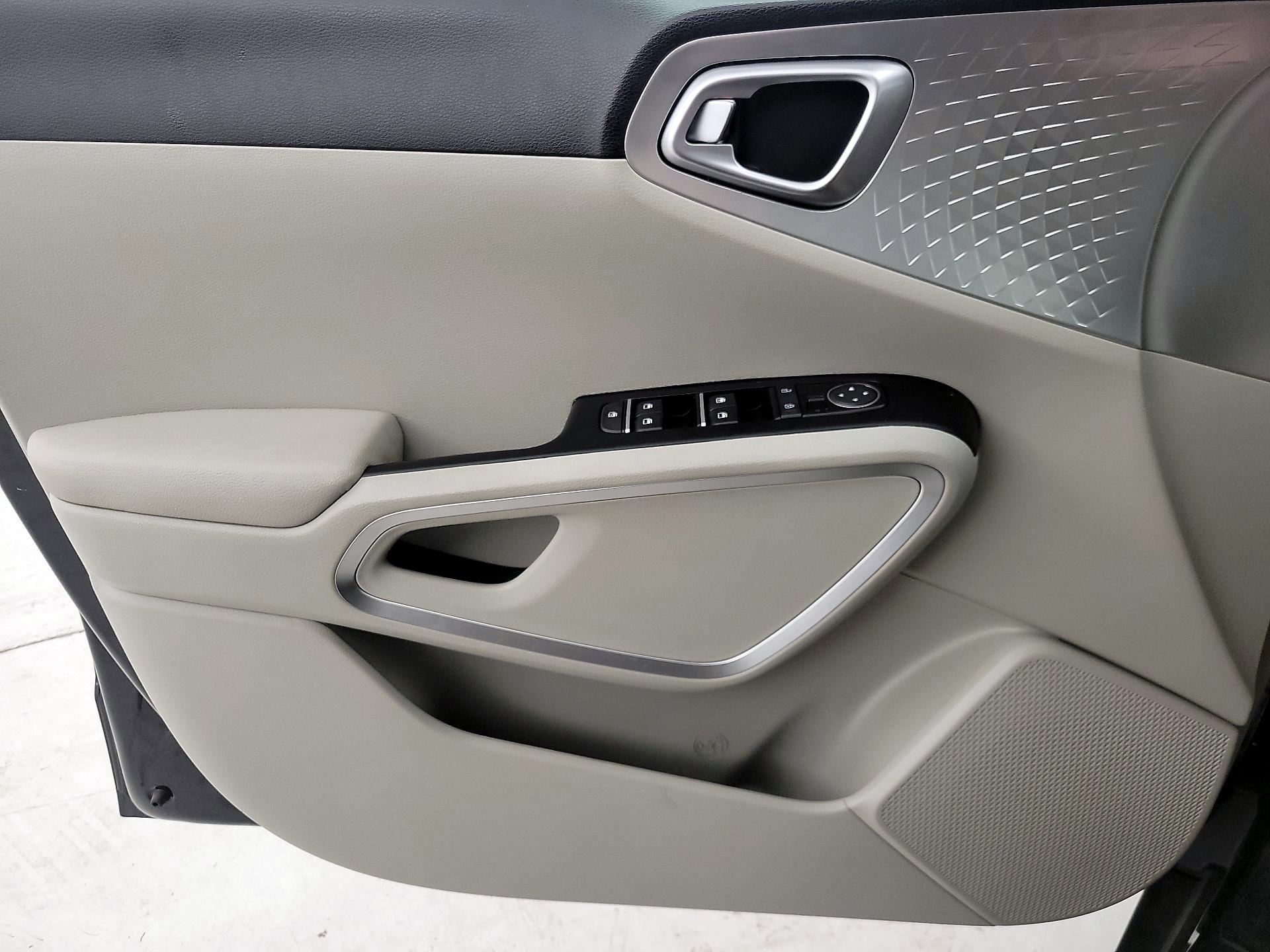 Thumbnail: 2023 Kia Soul - 12