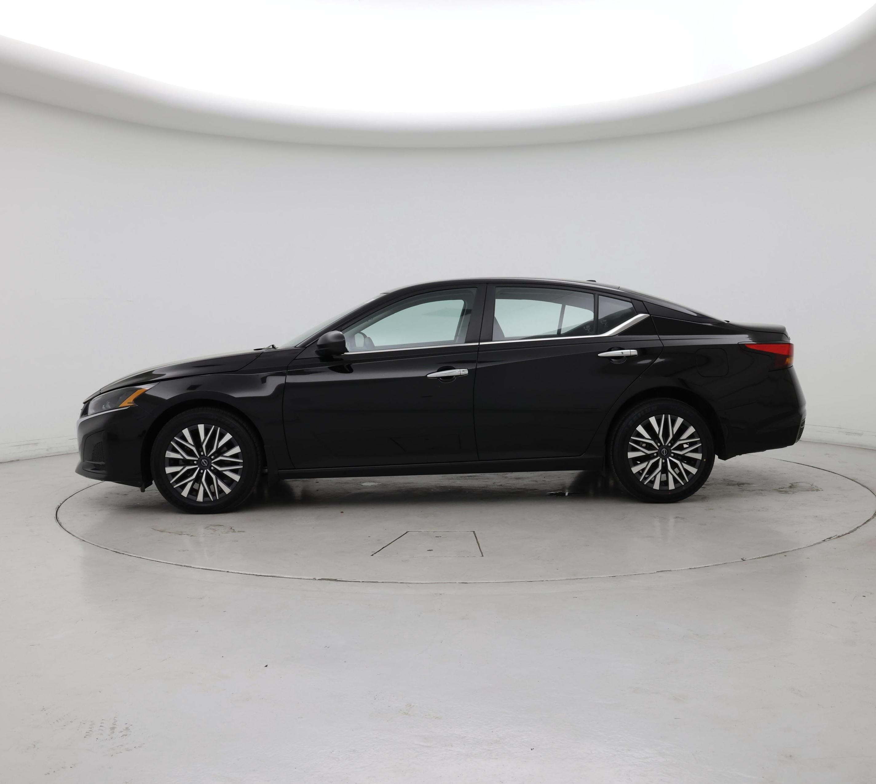 Thumbnail: 2024 Nissan Altima - 3