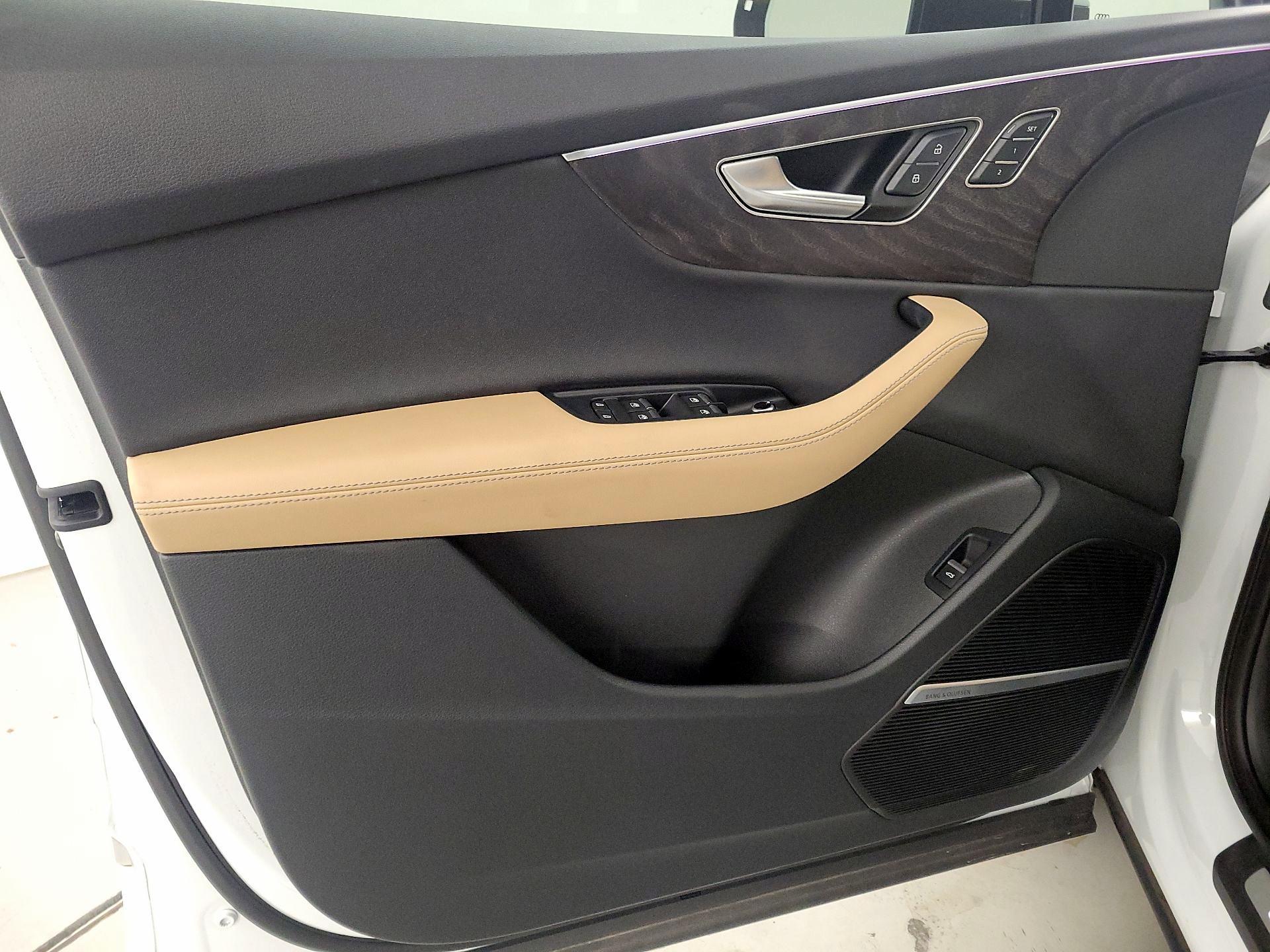 Thumbnail: 2025 Audi Q7 - 12