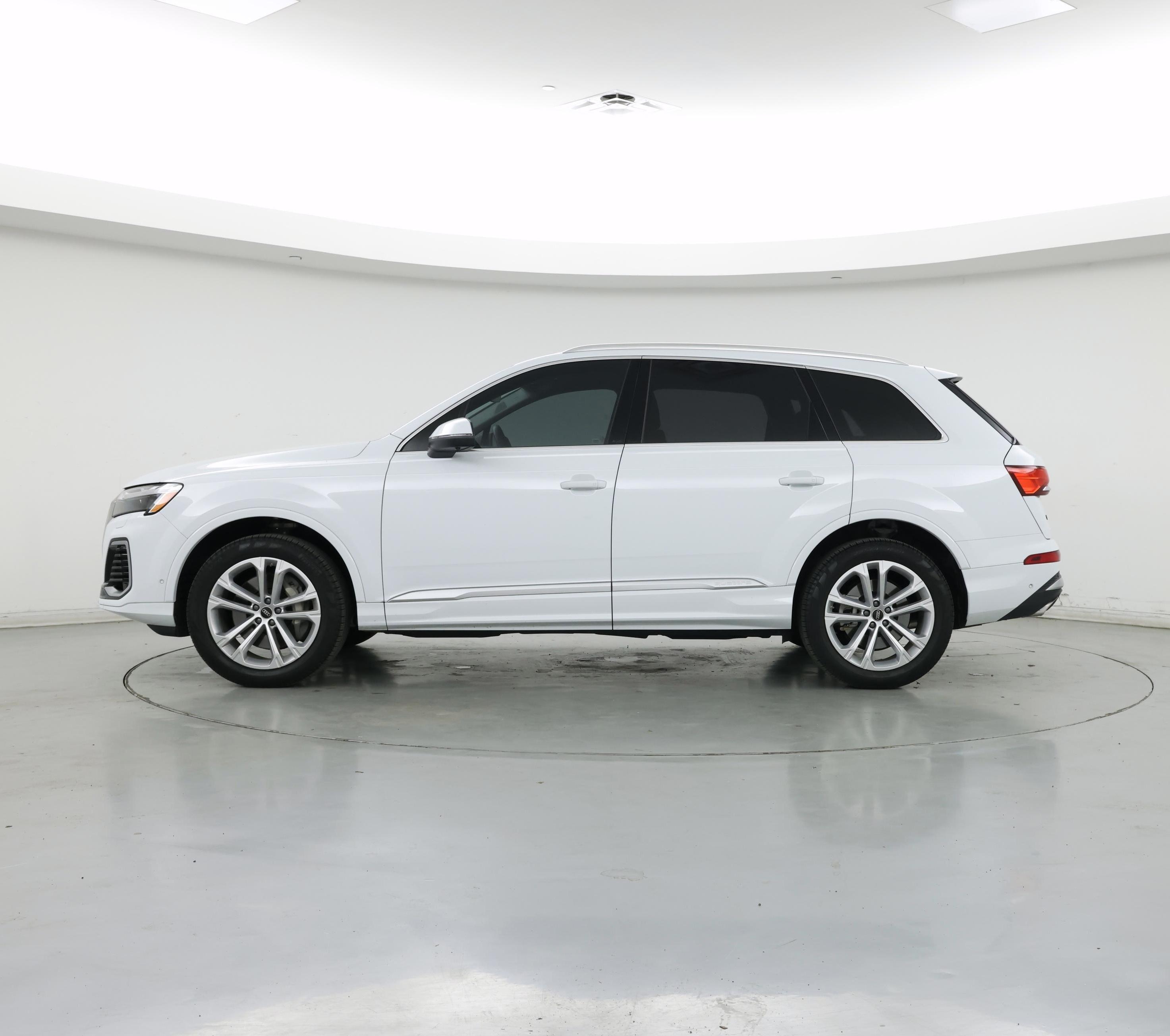 Thumbnail: 2025 Audi Q7 - 3