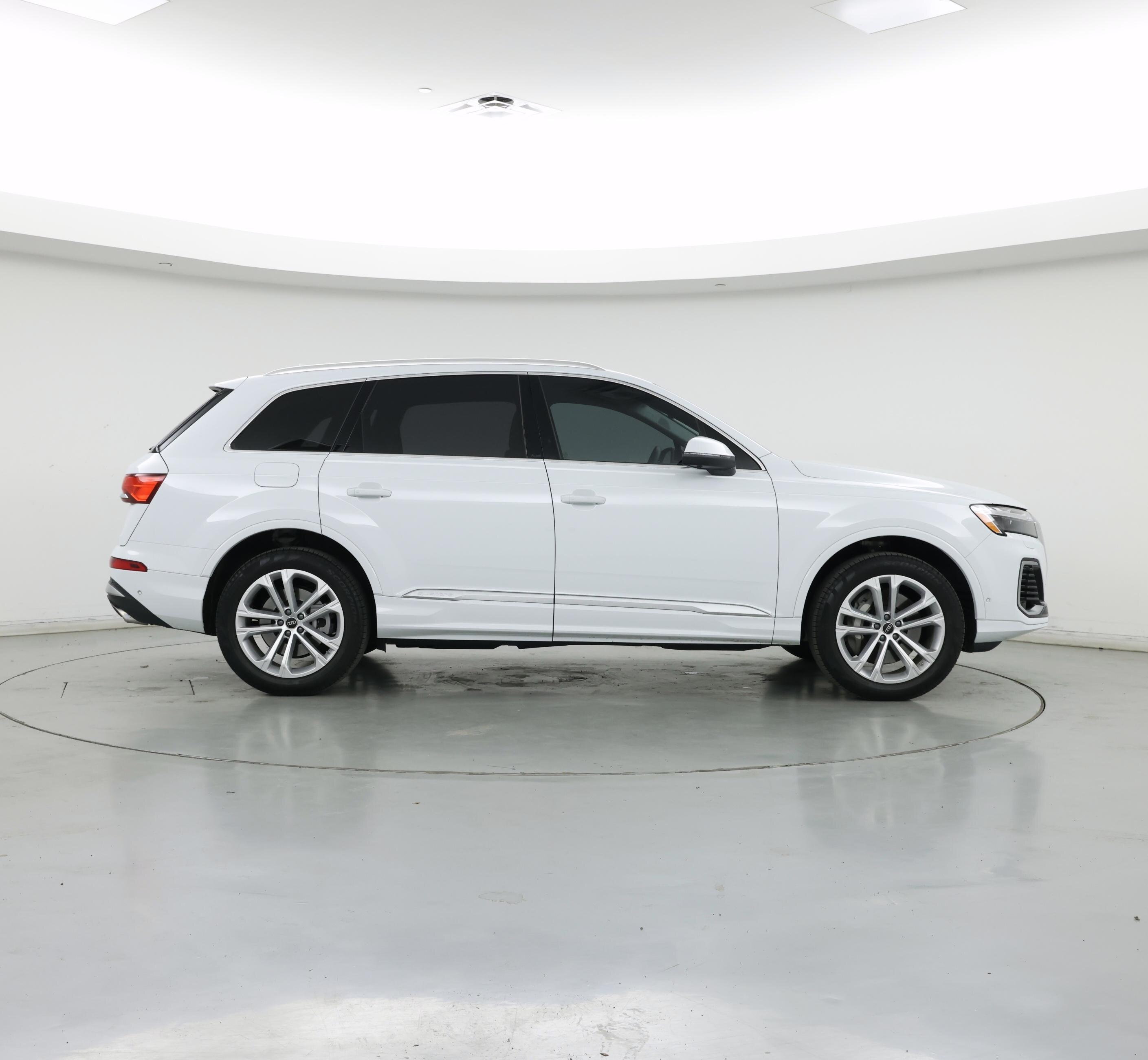 Thumbnail: 2025 Audi Q7 - 7