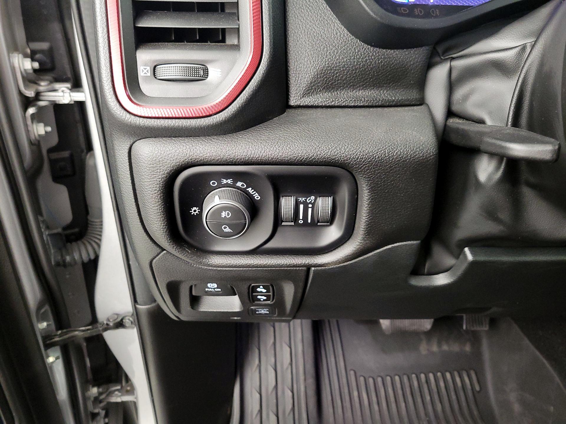 Thumbnail: 2025 RAM 1500 - 13