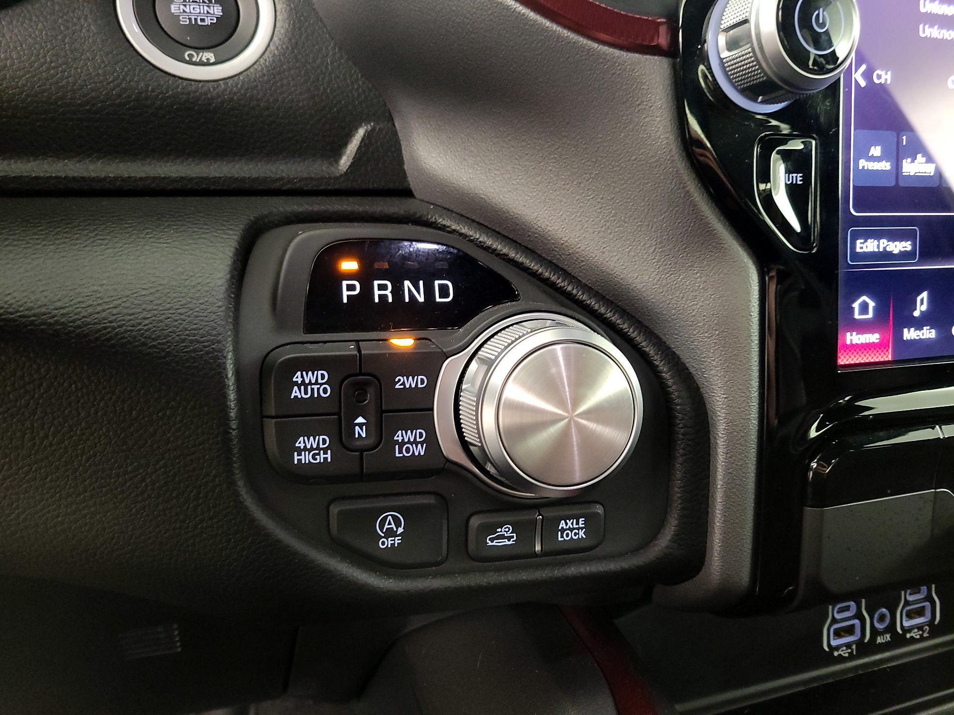 Thumbnail: 2025 RAM 1500 - 18