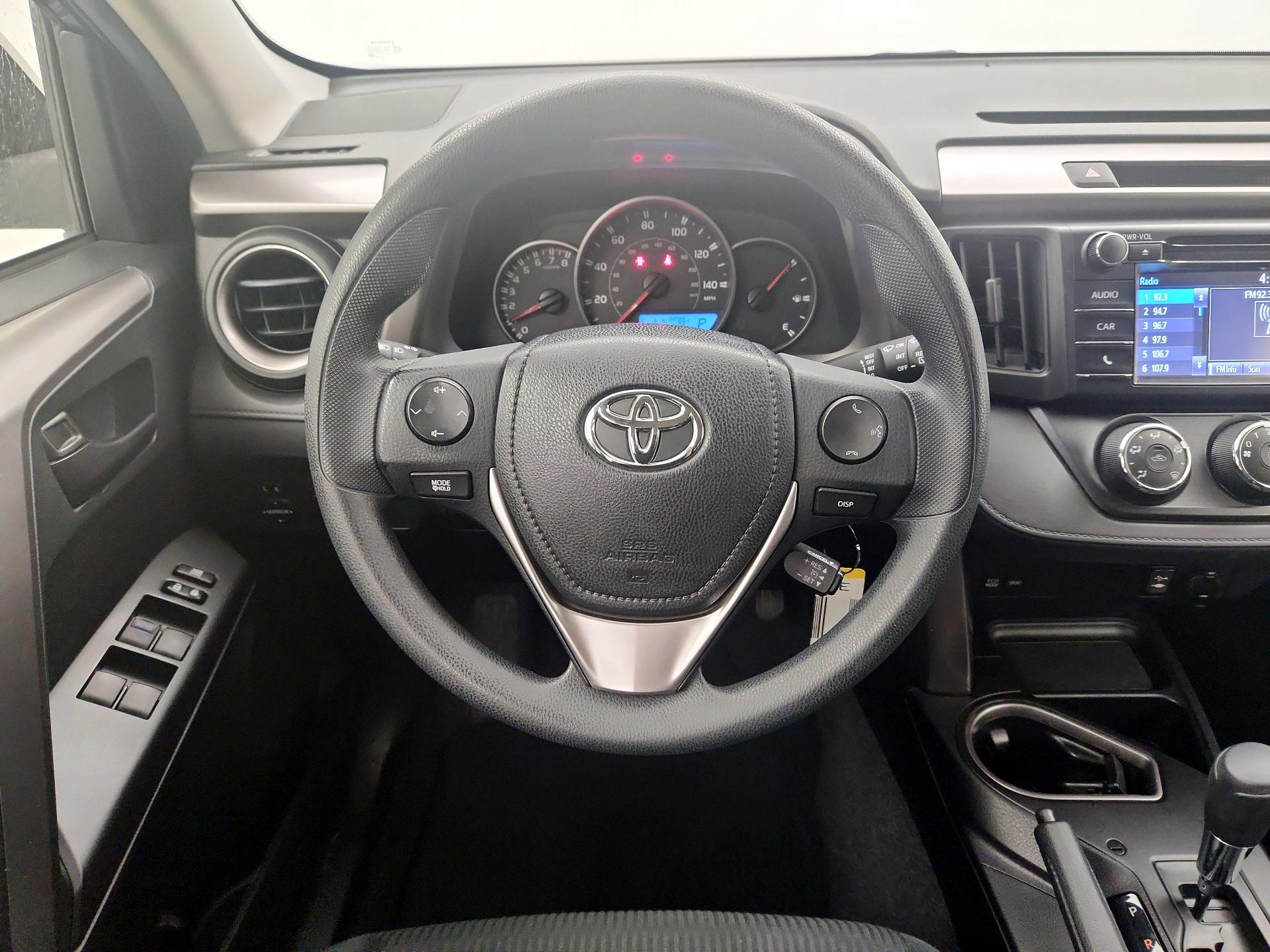 Thumbnail: 2016 Toyota RAV4 - 10