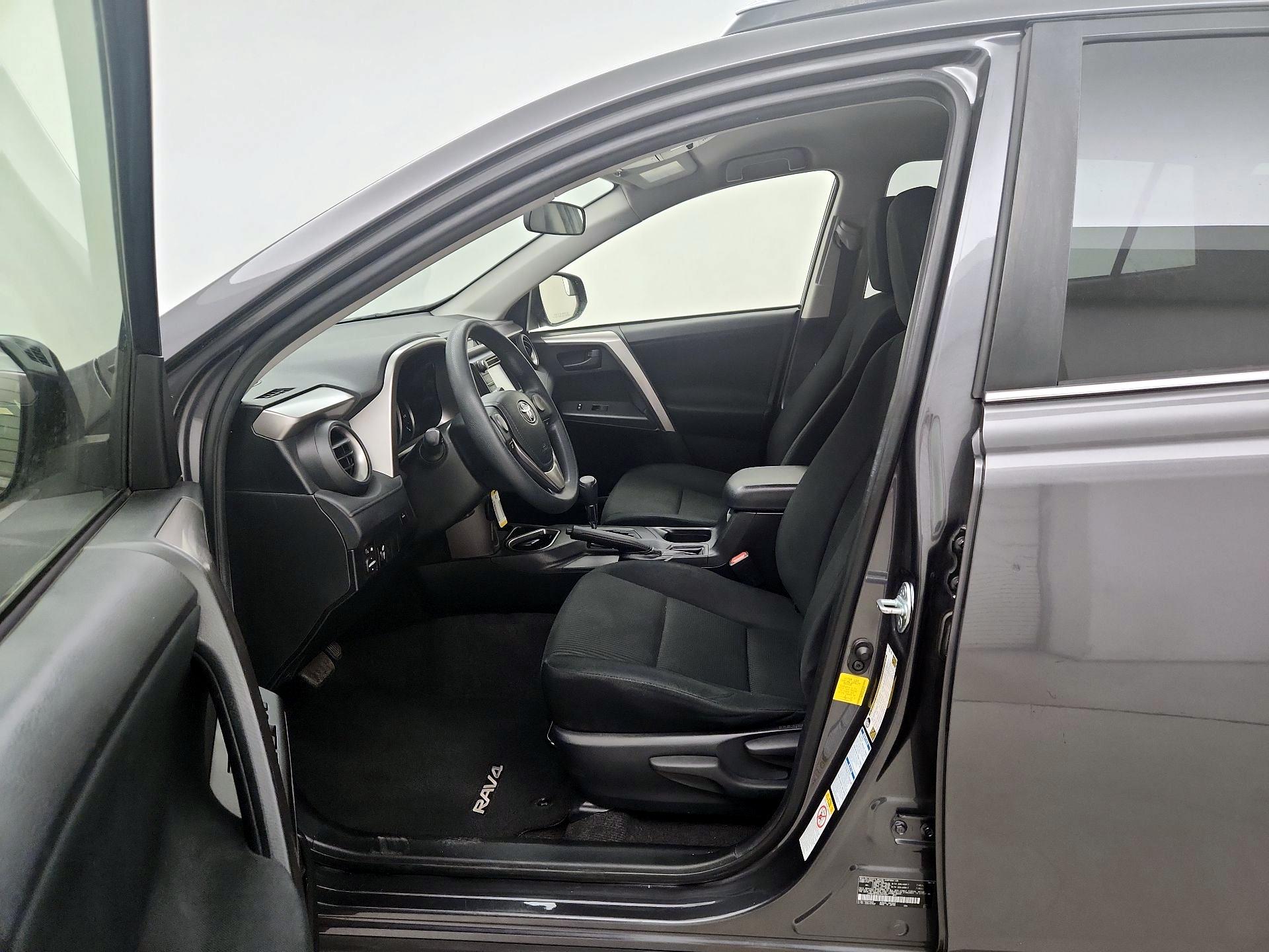 Thumbnail: 2016 Toyota RAV4 - 11