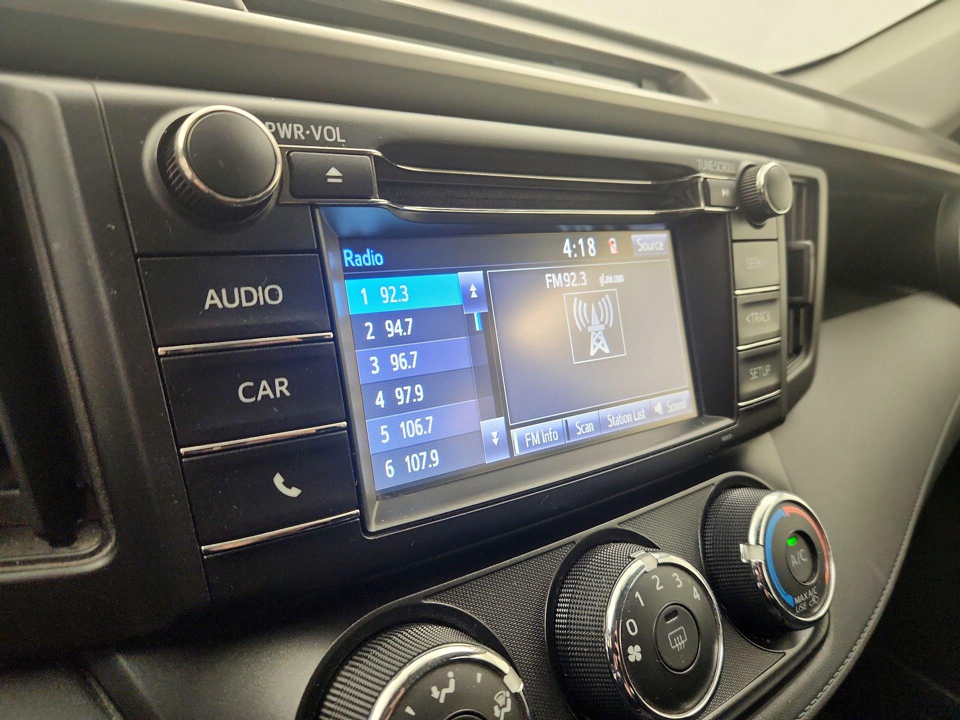 Thumbnail: 2016 Toyota RAV4 - 15