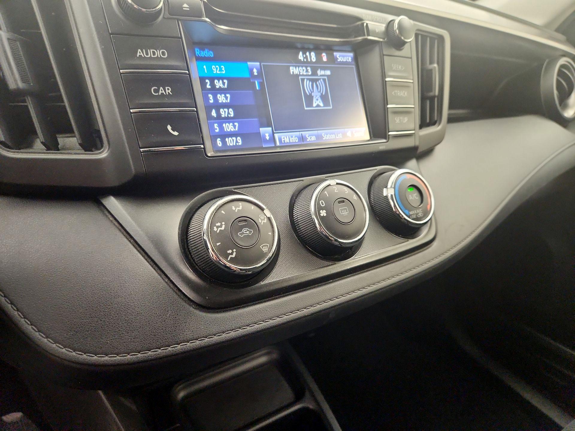 Thumbnail: 2016 Toyota RAV4 - 16