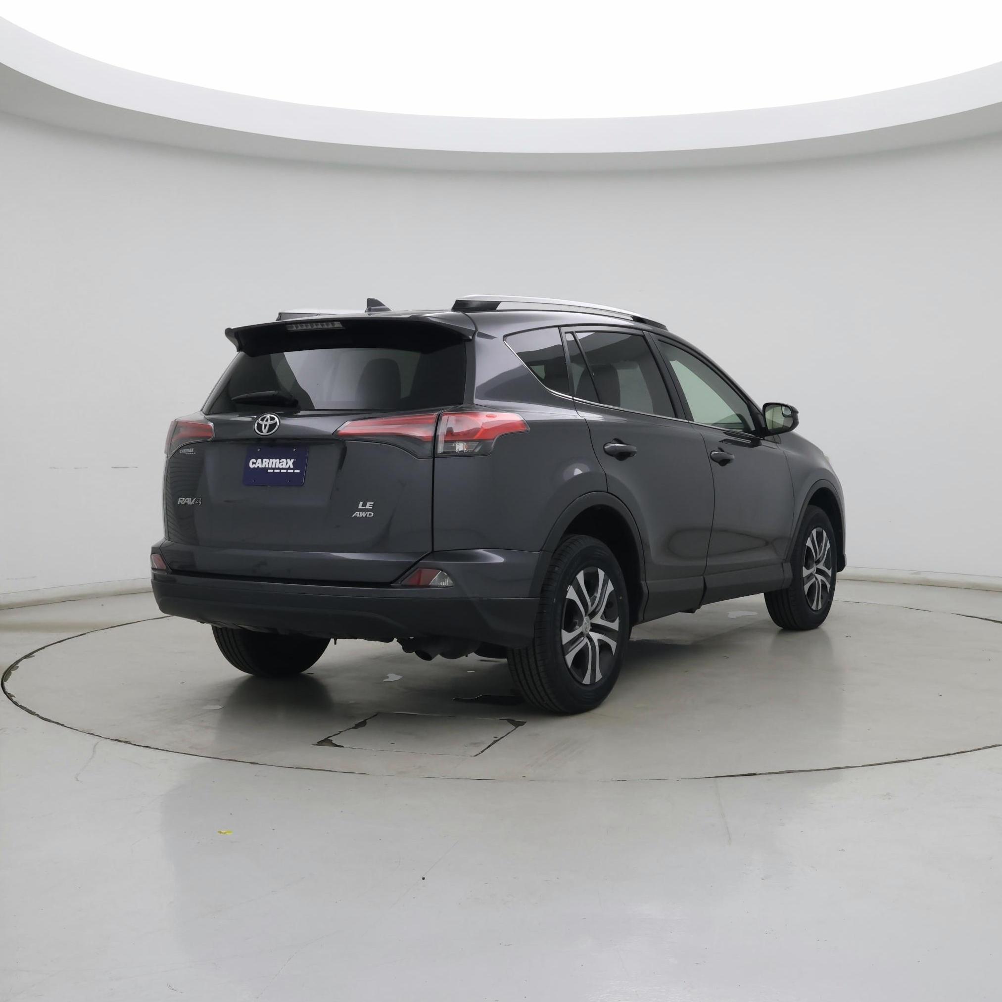 Thumbnail: 2016 Toyota RAV4 - 8