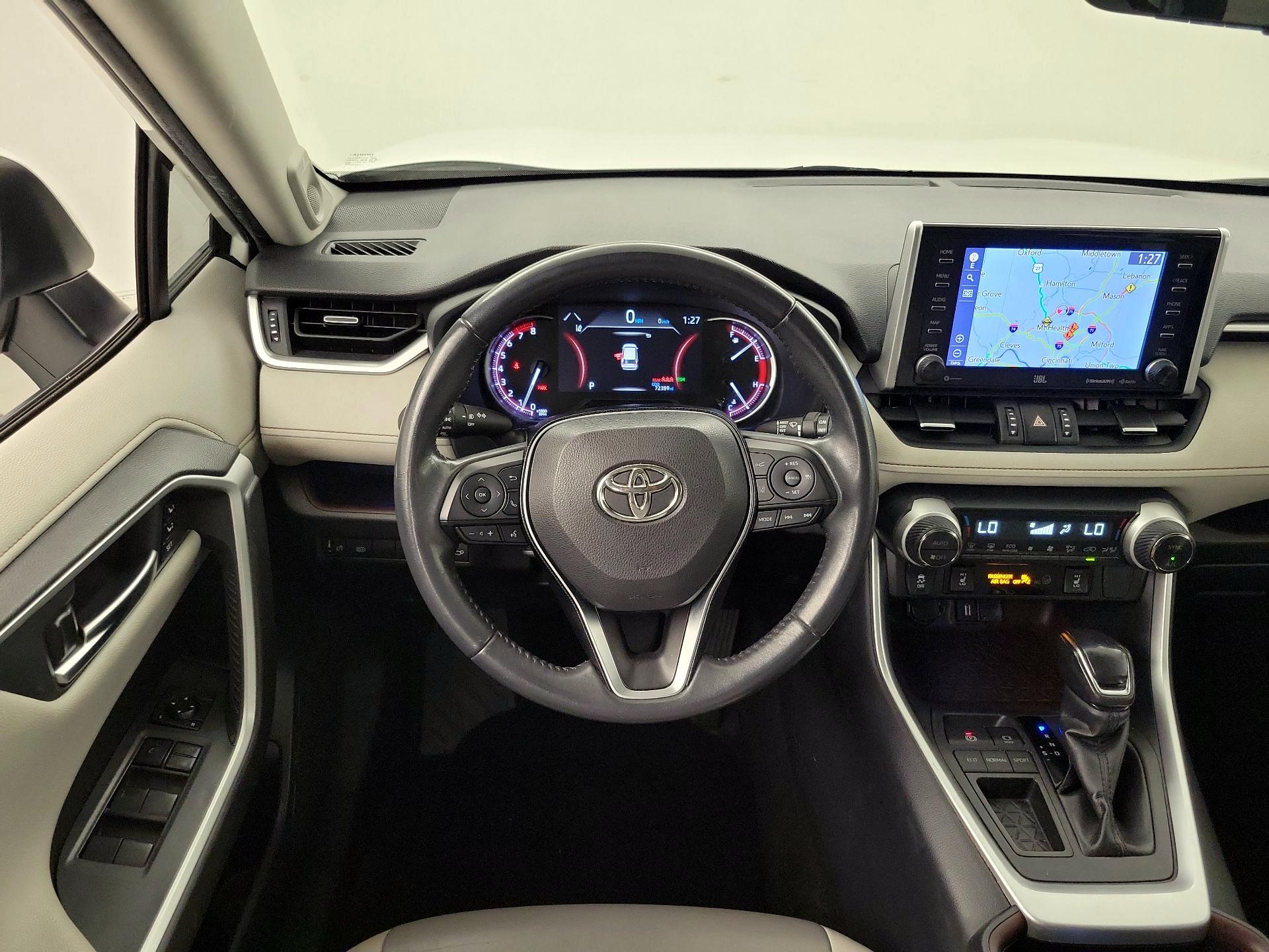 Thumbnail: 2020 Toyota RAV4 - 10