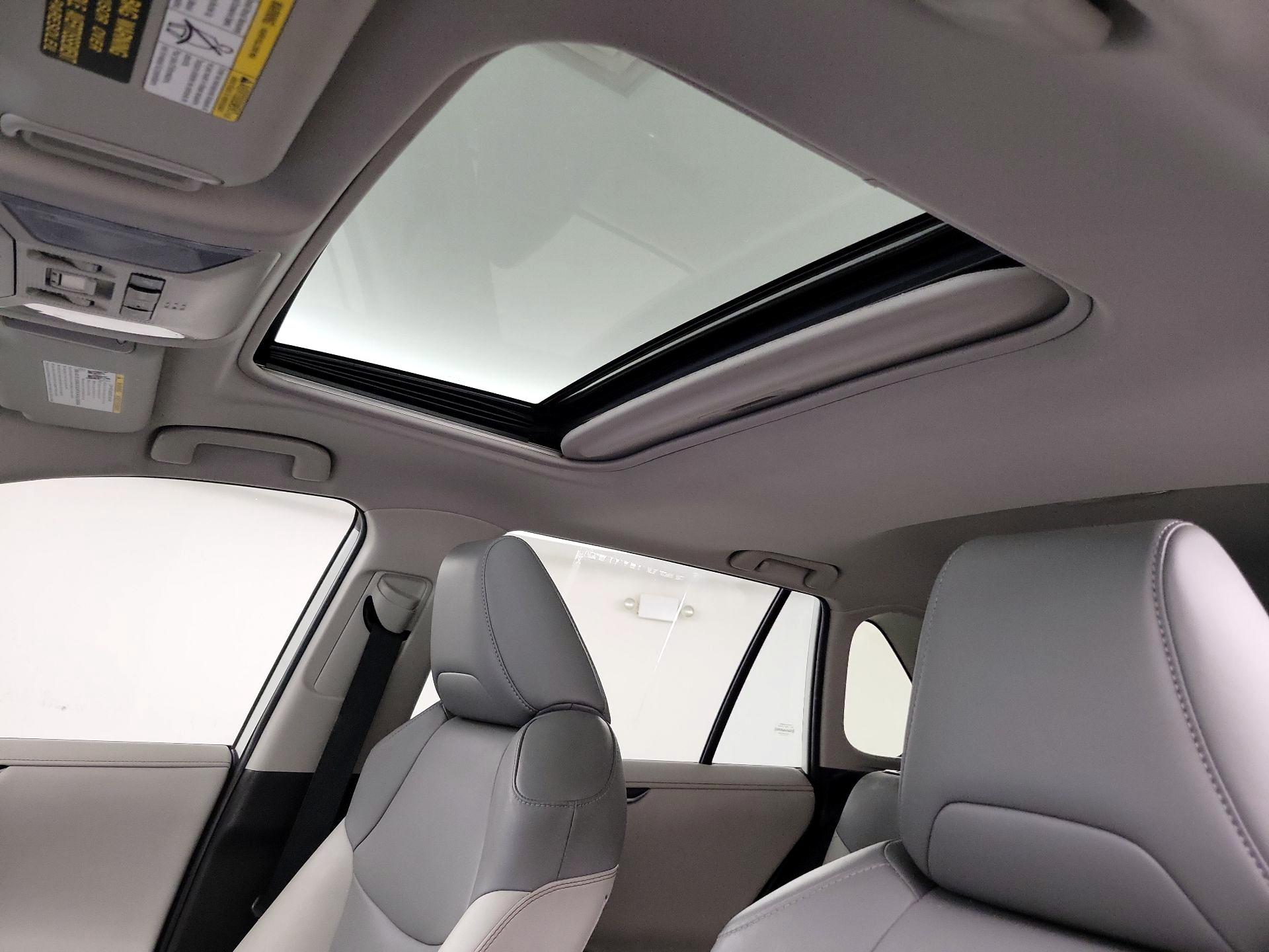 Thumbnail: 2020 Toyota RAV4 - 20