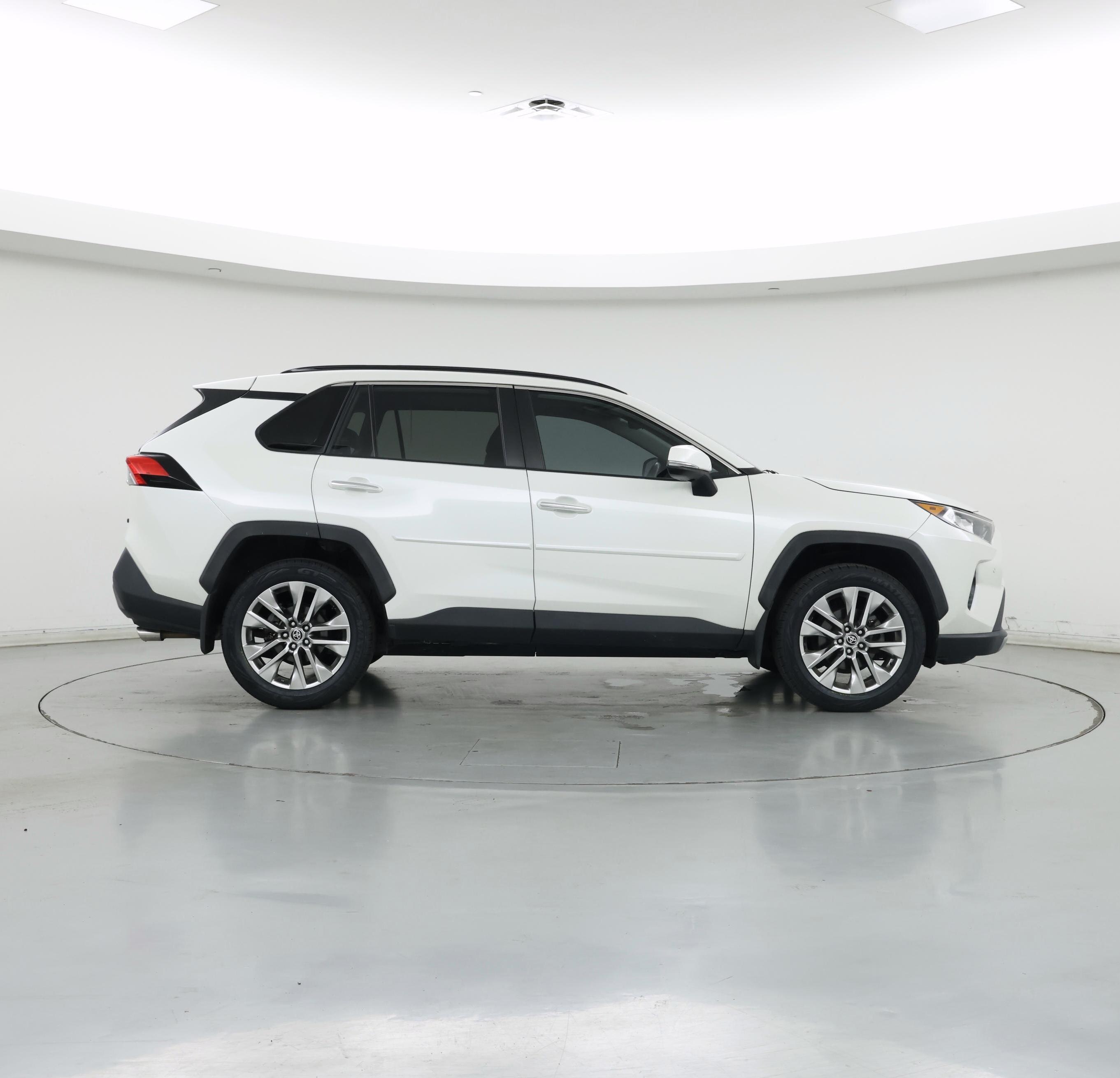 Thumbnail: 2020 Toyota RAV4 - 7