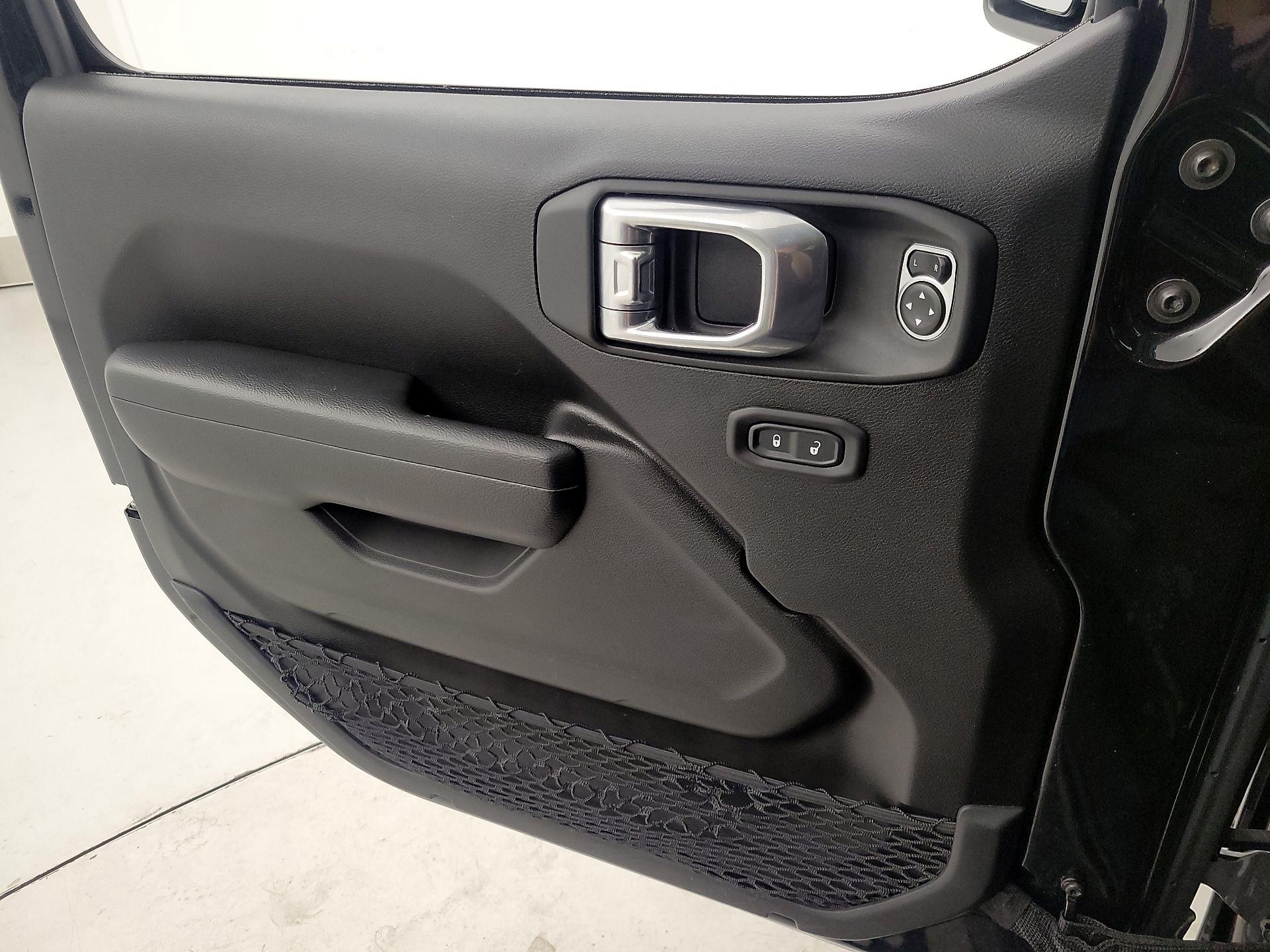Thumbnail: 2022 Jeep Wrangler - 12
