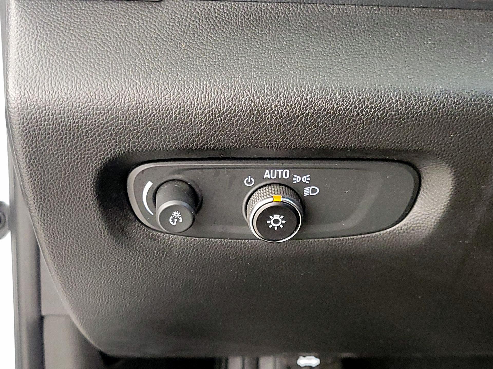 Thumbnail: 2023 Chevrolet Traverse - 13