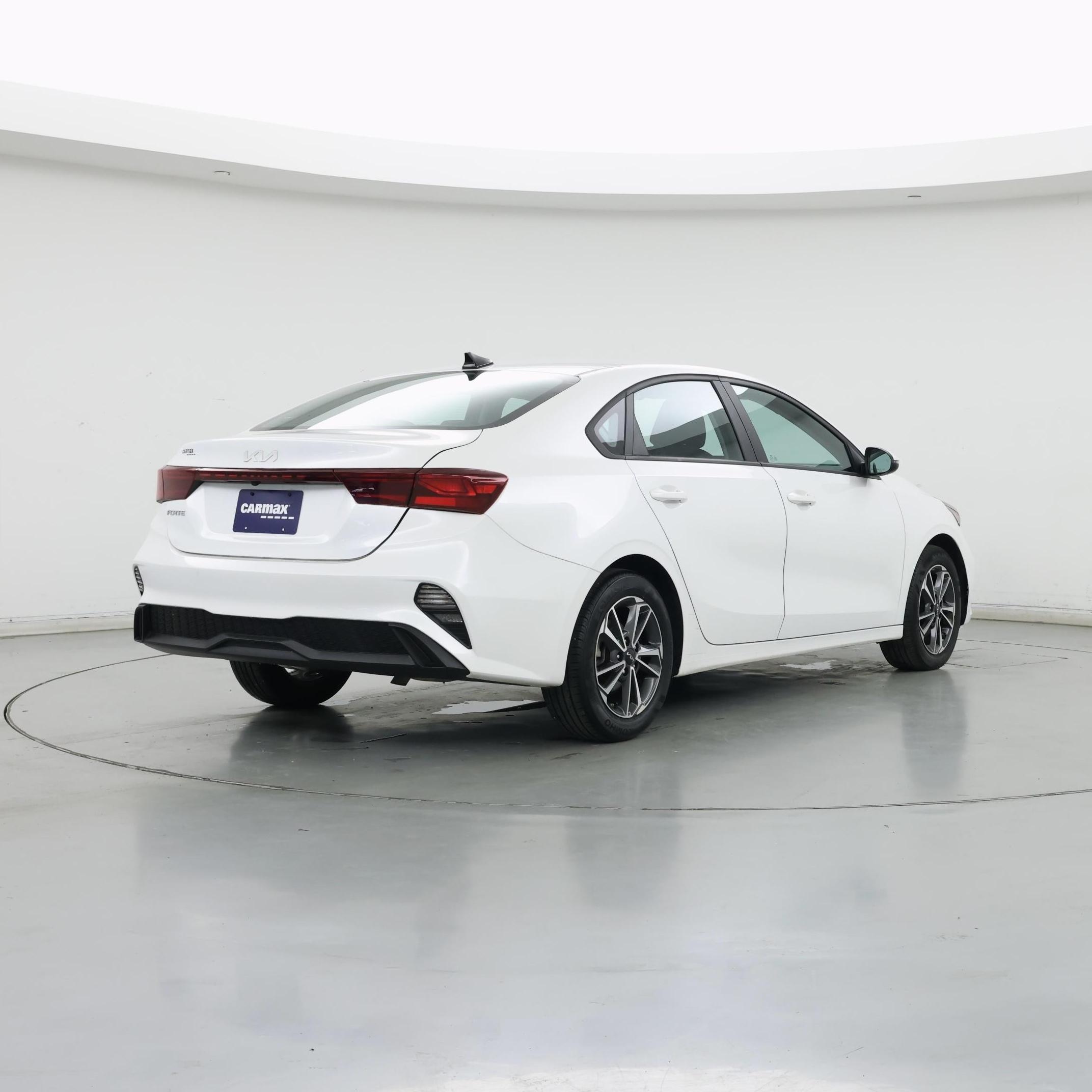 Thumbnail: 2023 Kia Forte - 8