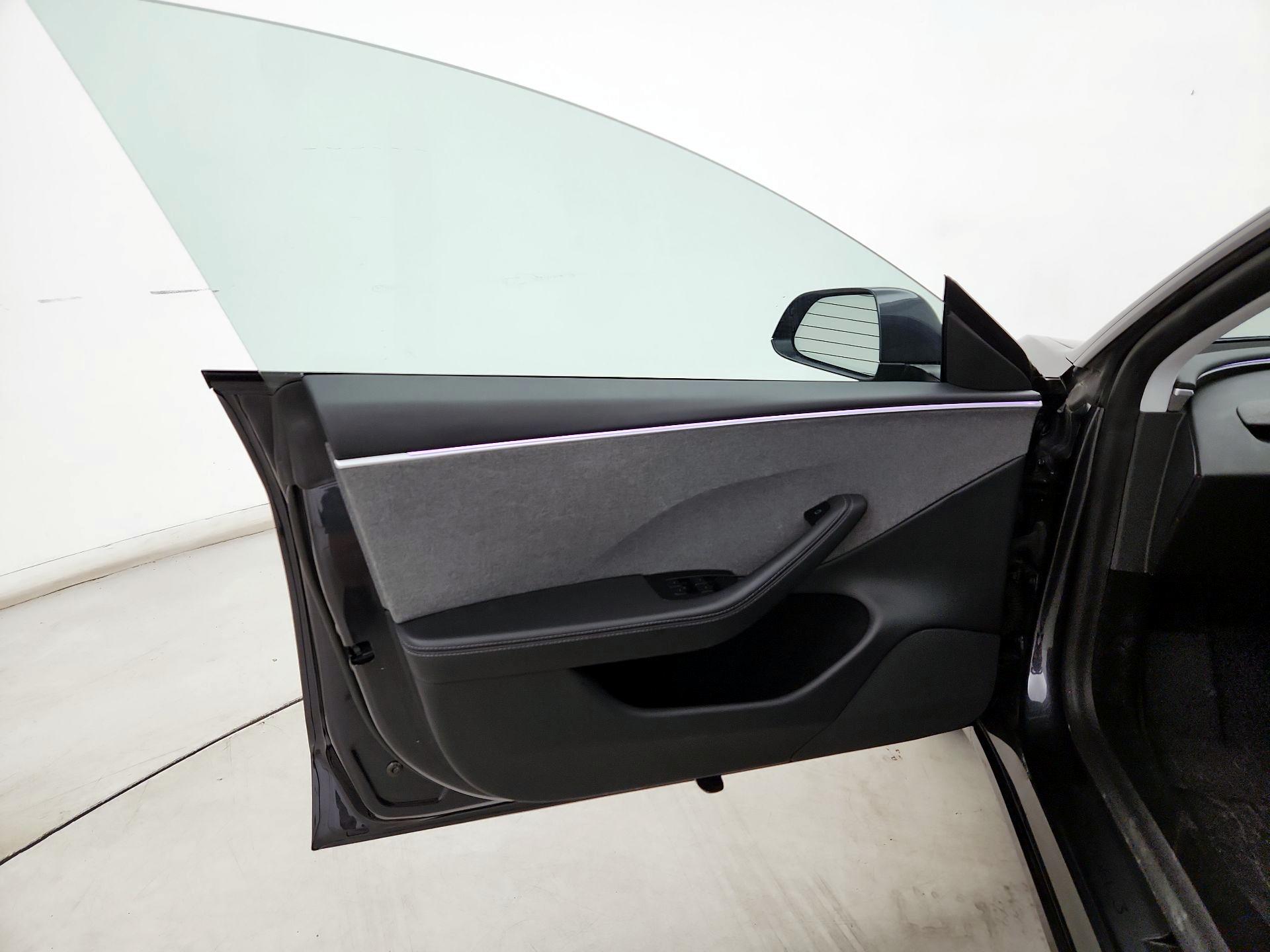 Thumbnail: 2024 Tesla Model 3 - 12