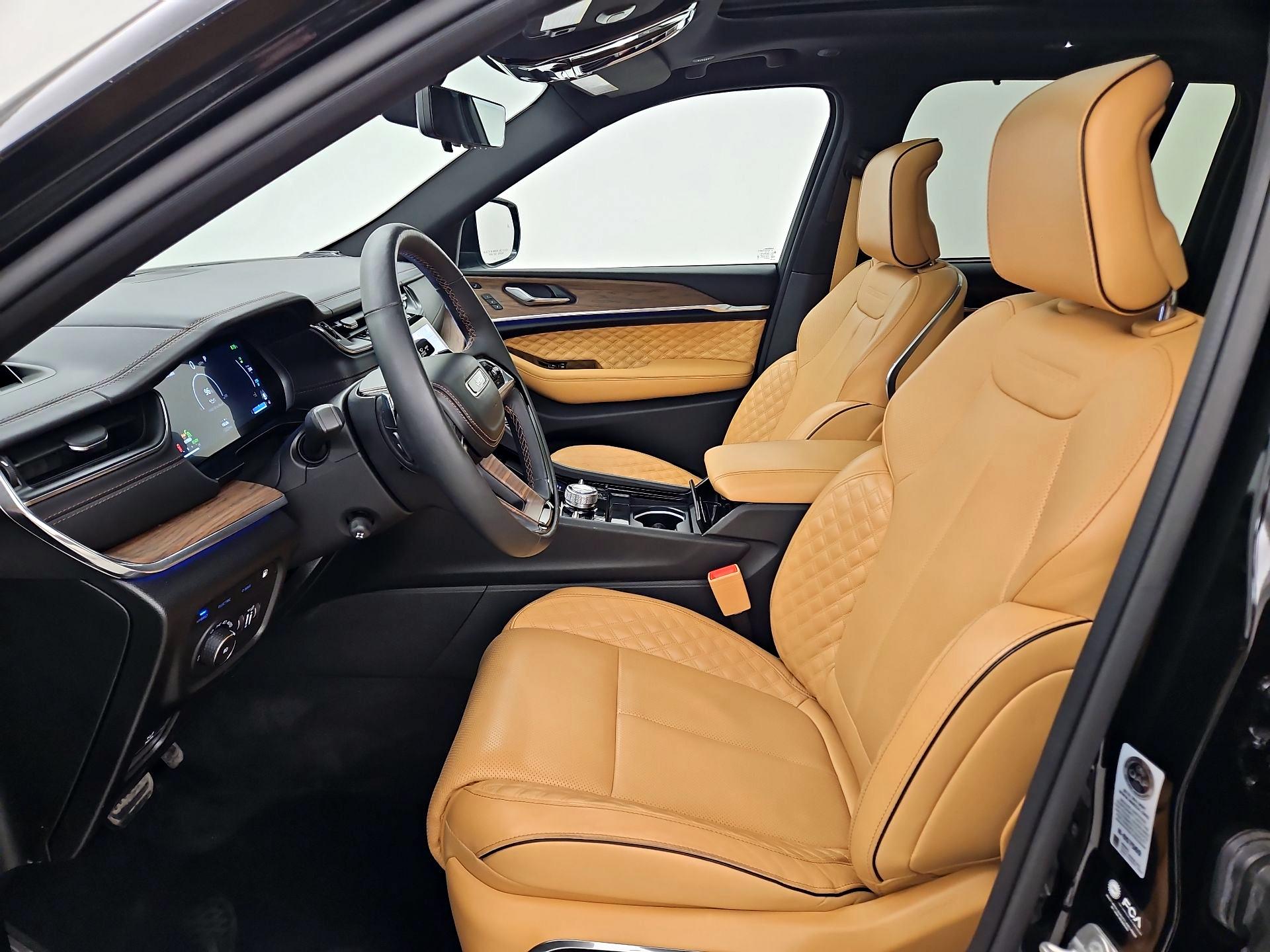 Thumbnail: 2024 Jeep Grand Cherokee - 11