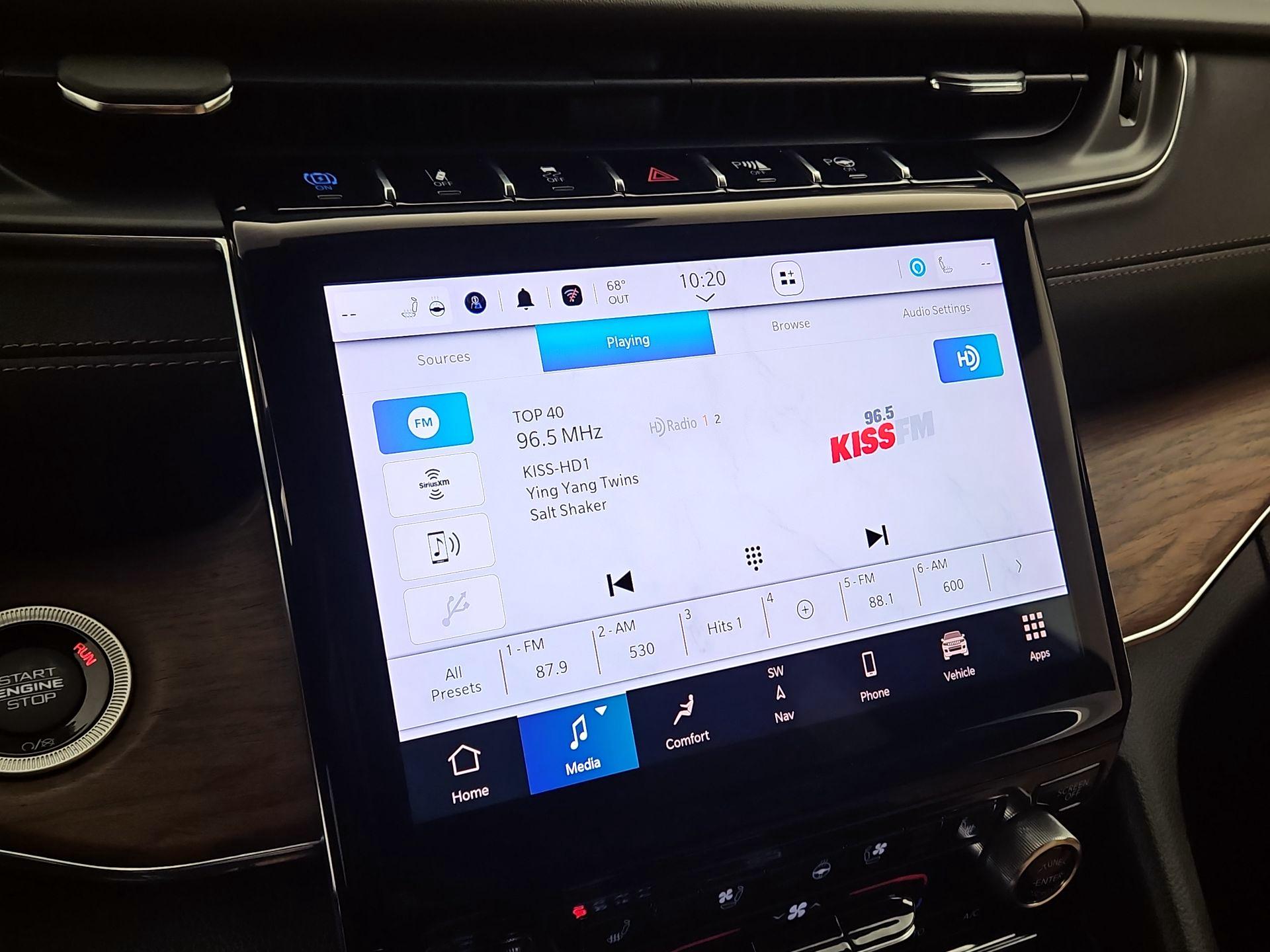 Thumbnail: 2024 Jeep Grand Cherokee - 16