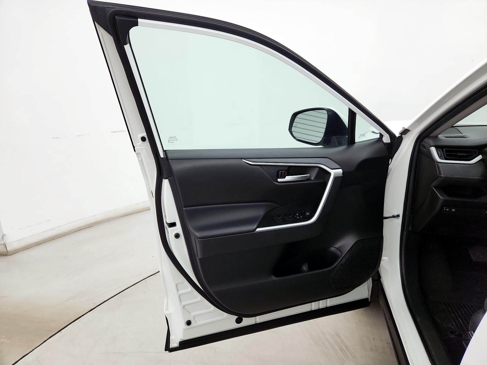 Thumbnail: 2024 Toyota RAV4 - 12