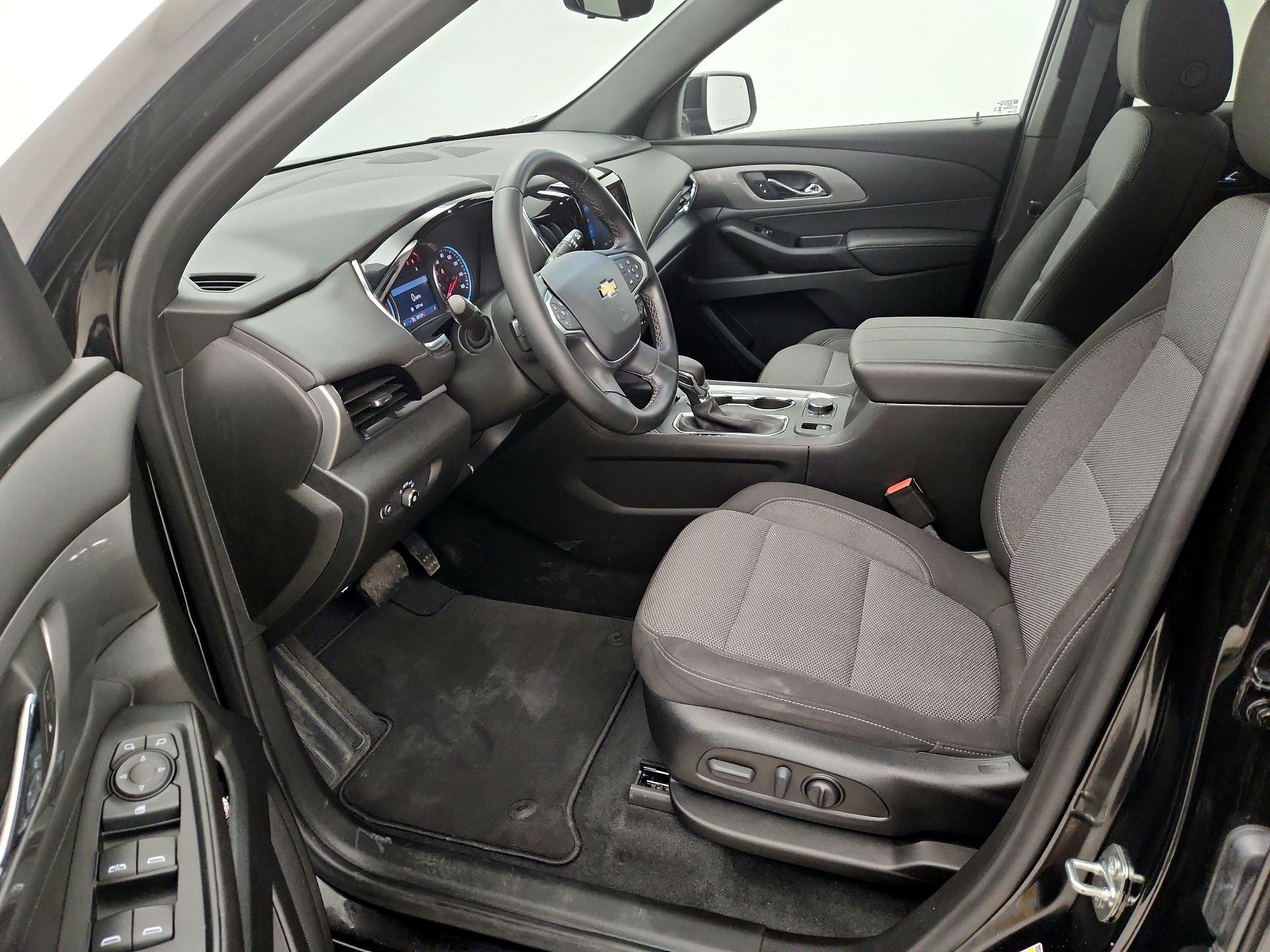 Thumbnail: 2023 Chevrolet Traverse - 11