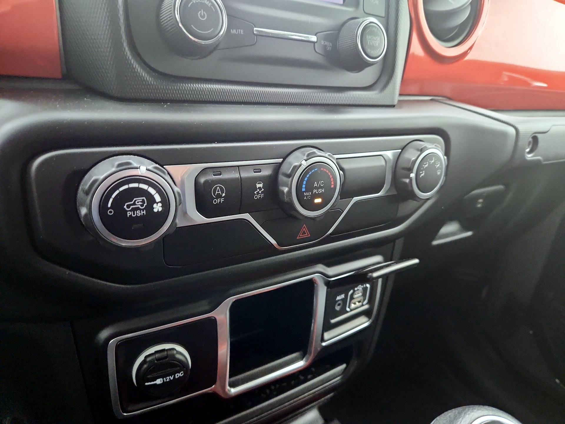 Thumbnail: 2021 Jeep Gladiator - 15
