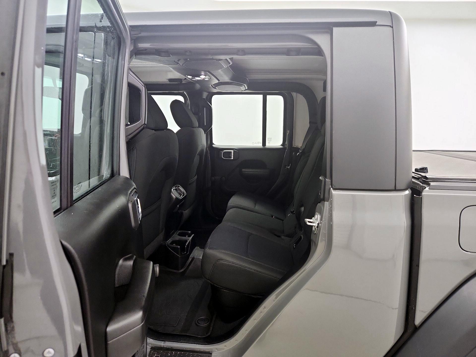 Thumbnail: 2021 Jeep Gladiator - 18