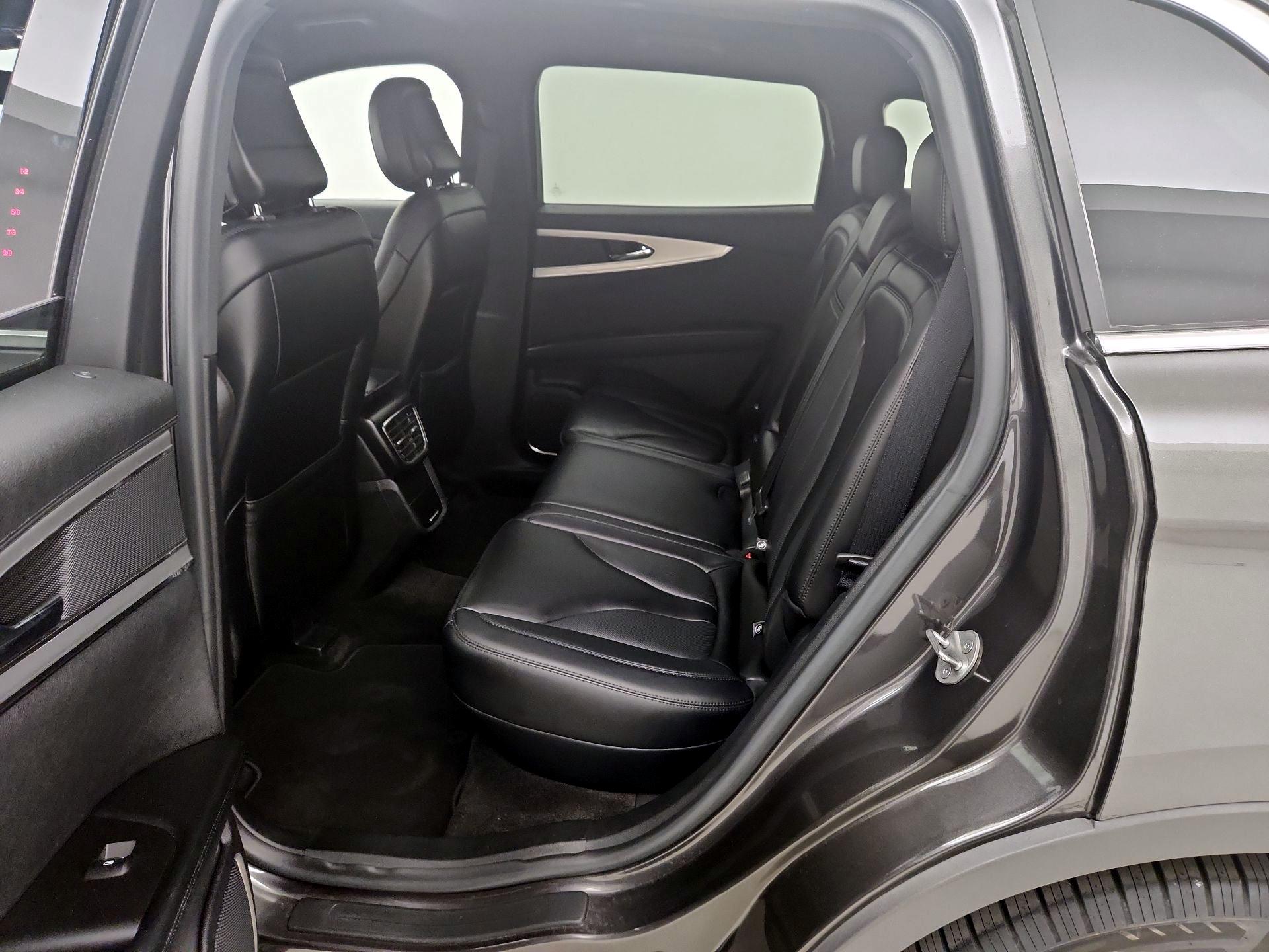 Thumbnail: 2020 Lincoln Nautilus - 20