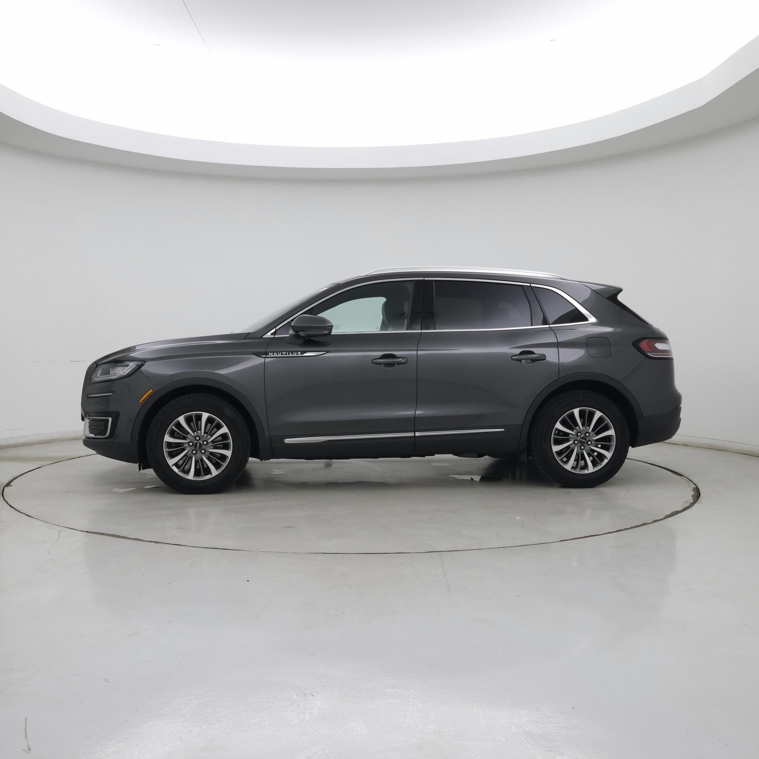 Thumbnail: 2020 Lincoln Nautilus - 3