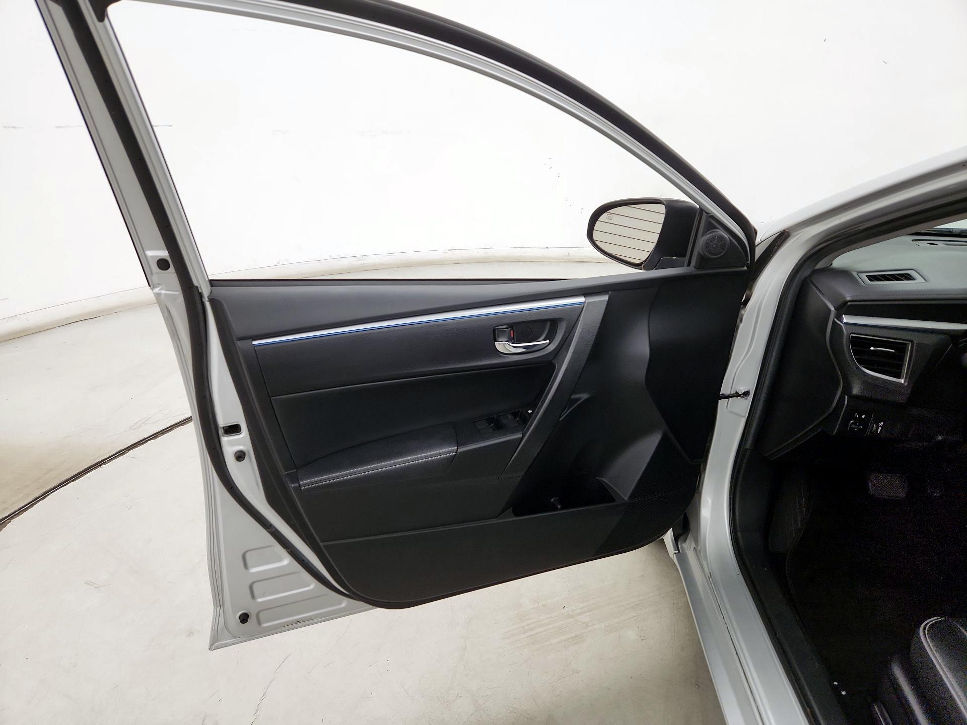 Thumbnail: 2015 Toyota Corolla - 12