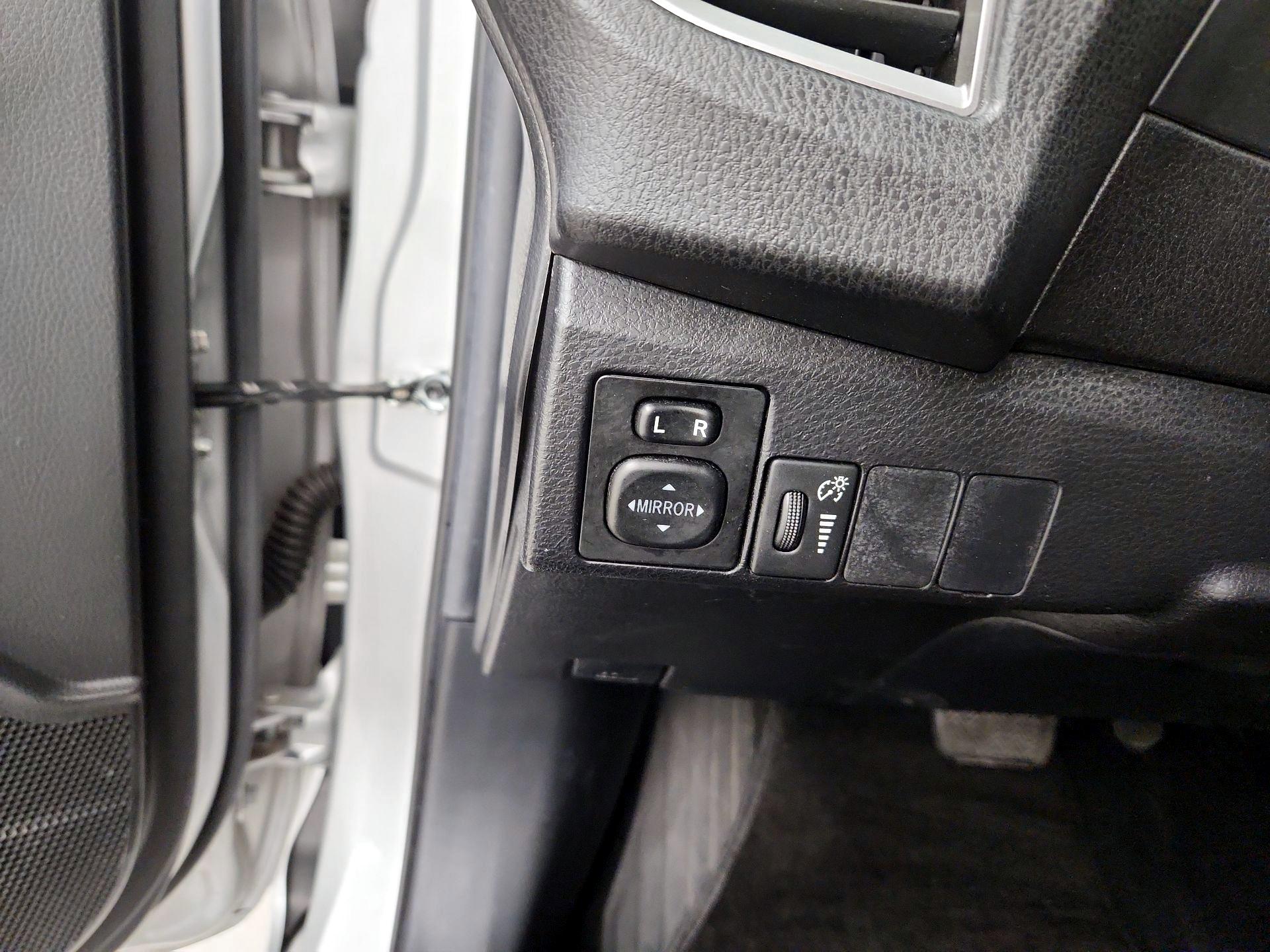 Thumbnail: 2015 Toyota Corolla - 13