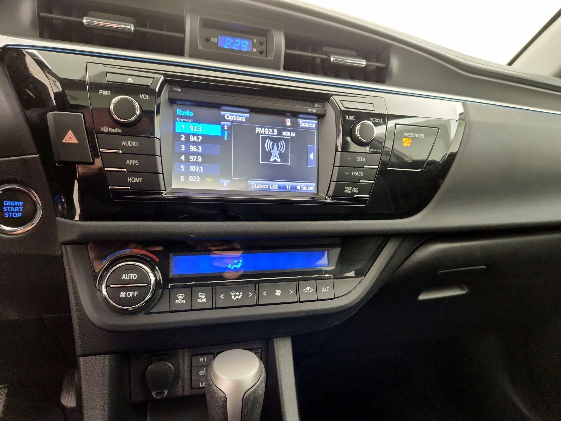 Thumbnail: 2015 Toyota Corolla - 15