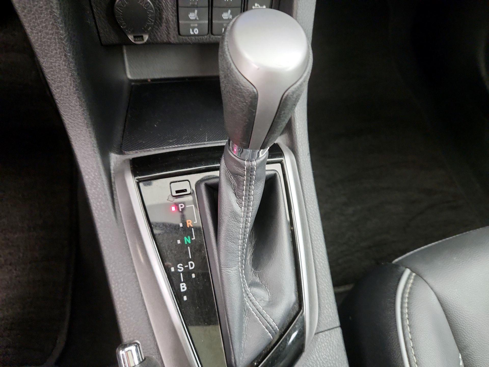Thumbnail: 2015 Toyota Corolla - 17