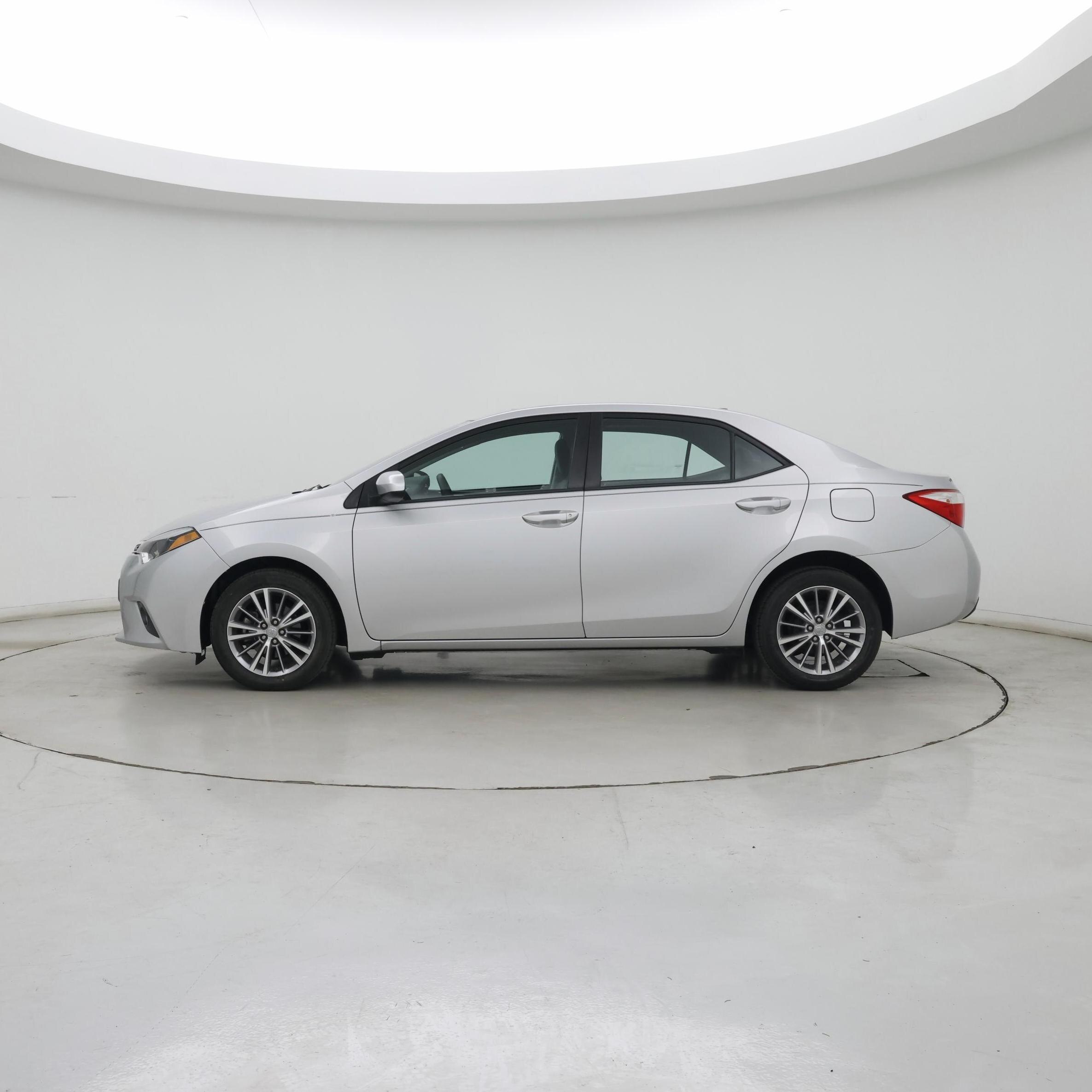 Thumbnail: 2015 Toyota Corolla - 3