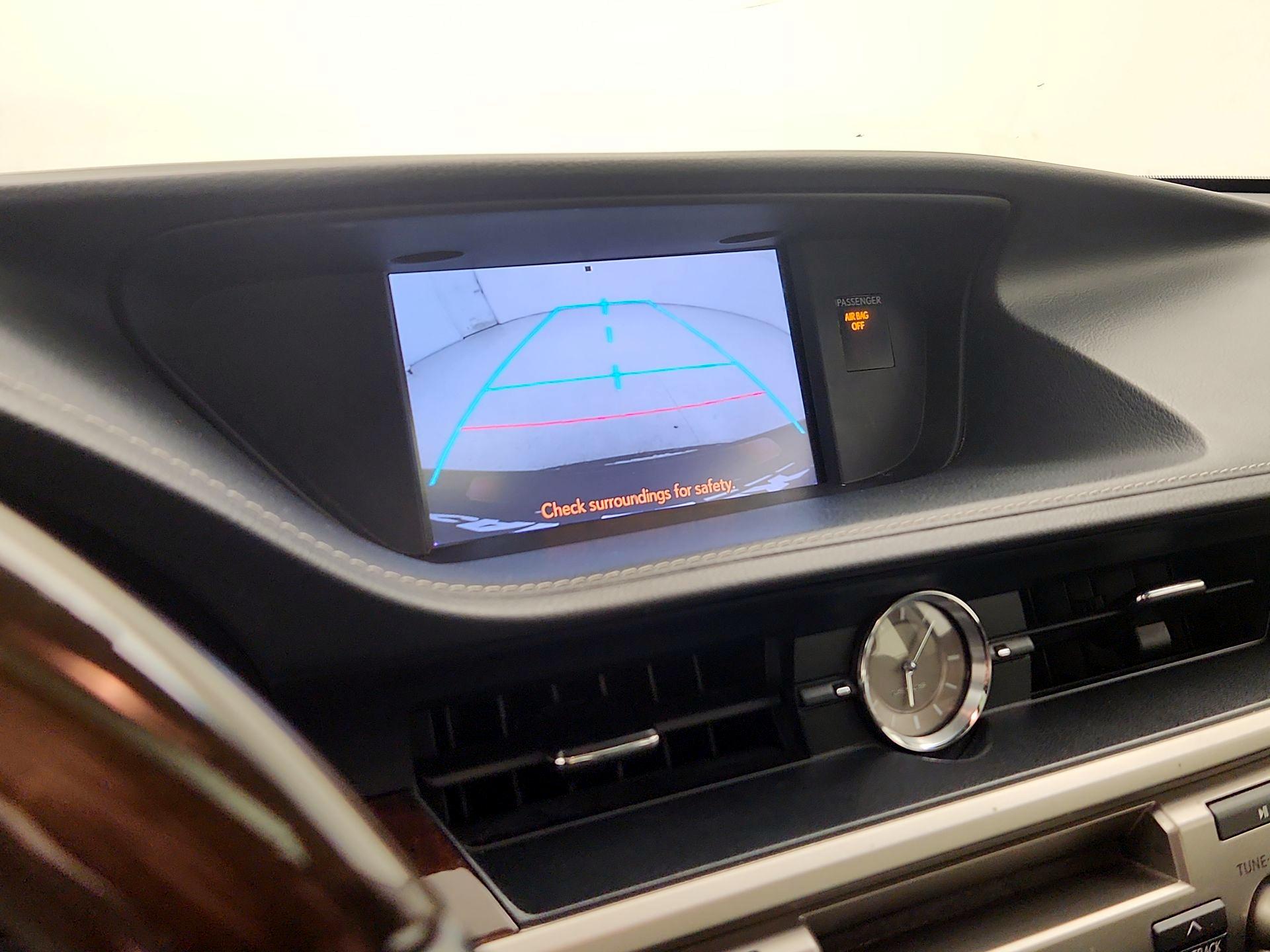 Thumbnail: 2014 Lexus ES - 15