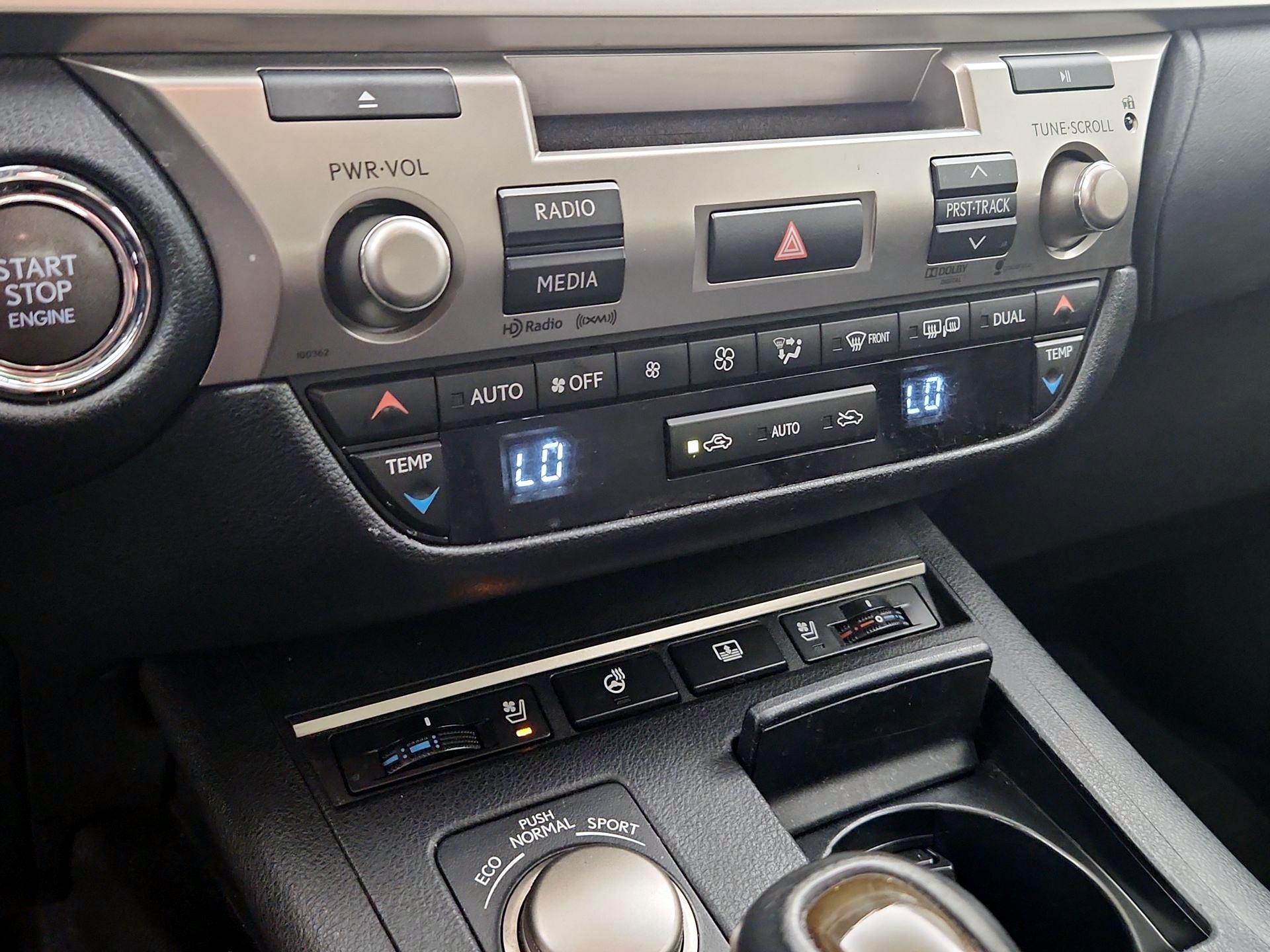 Thumbnail: 2014 Lexus ES - 17