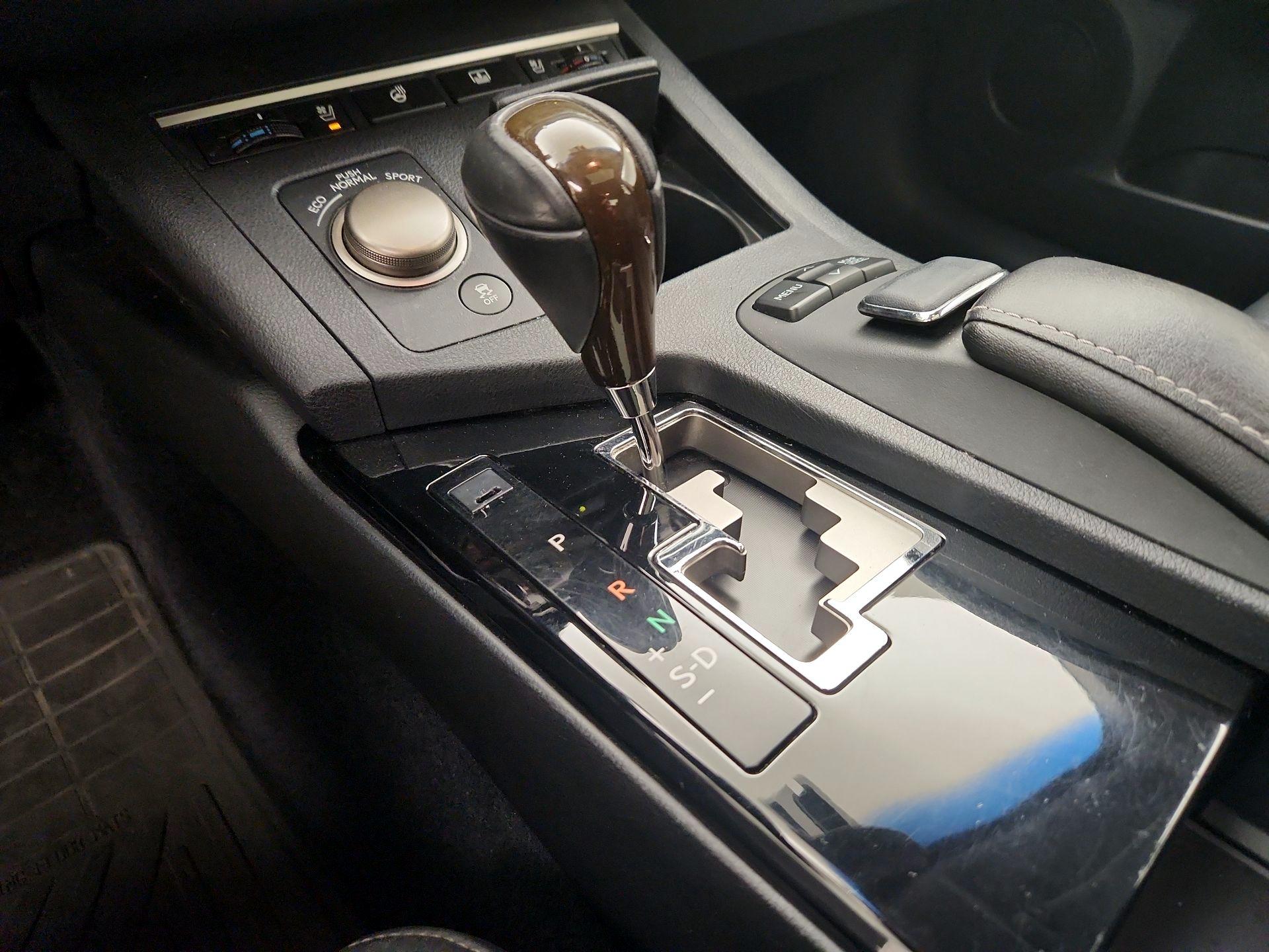 Thumbnail: 2014 Lexus ES - 18