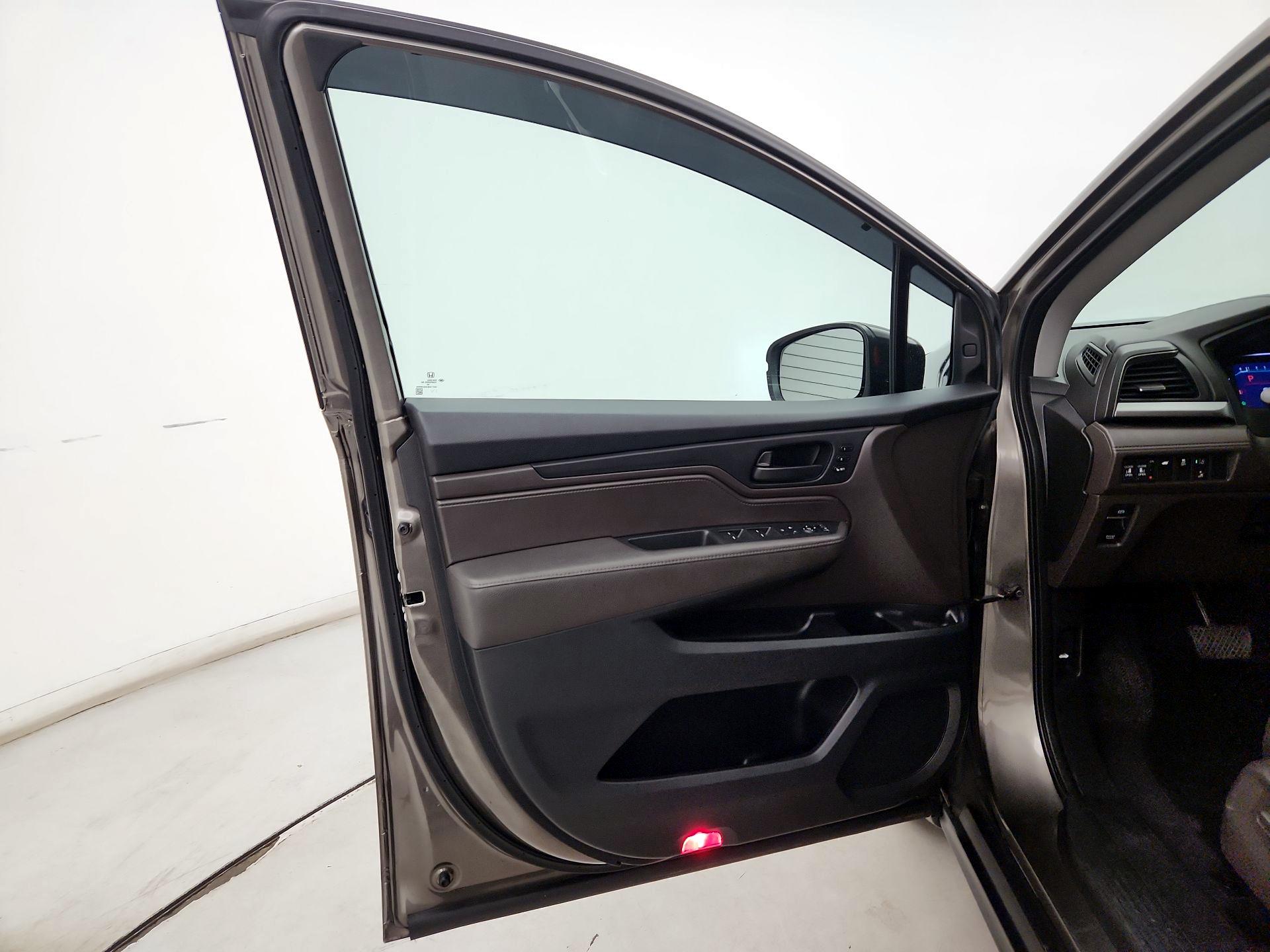 Thumbnail: 2018 Honda Odyssey - 12