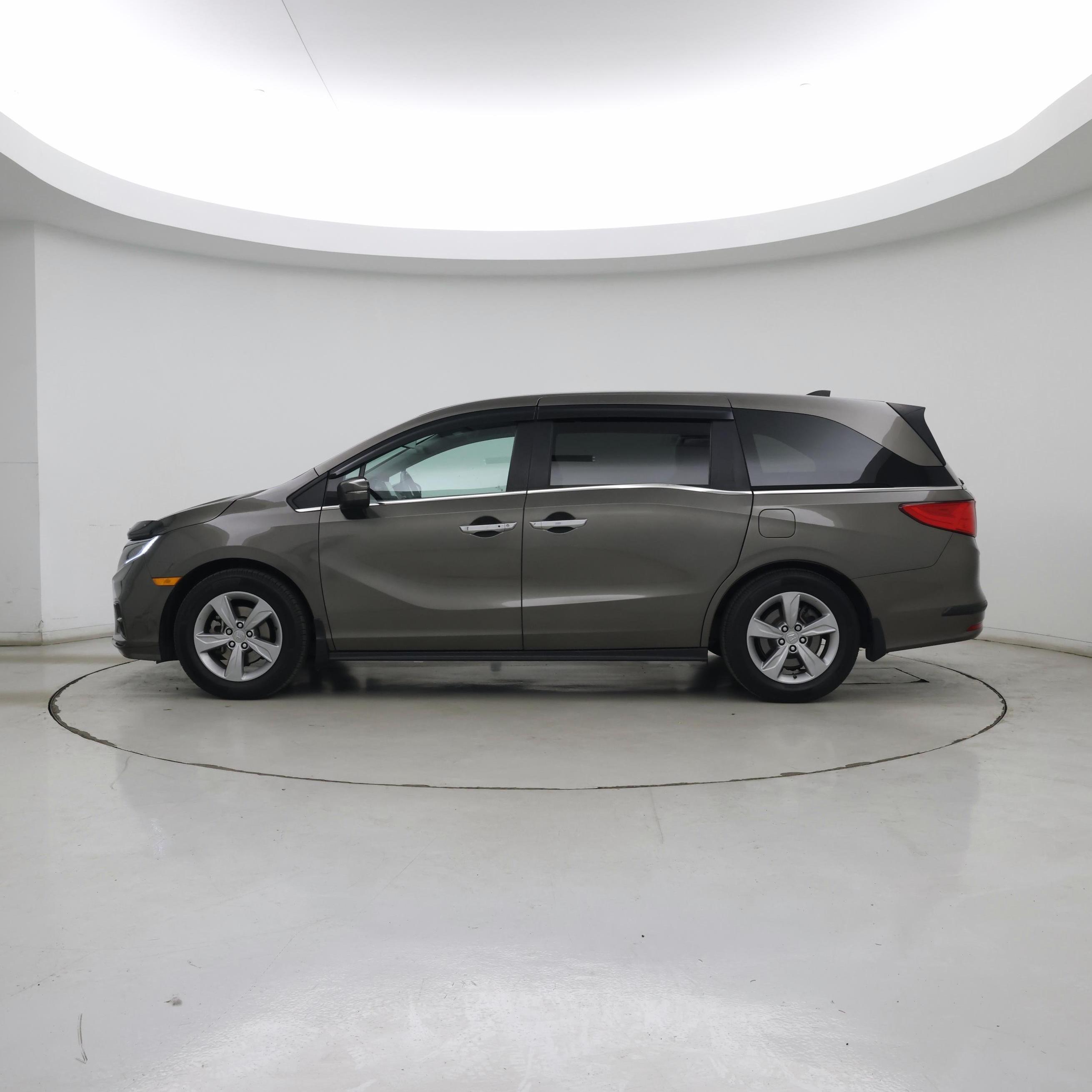 Thumbnail: 2018 Honda Odyssey - 3