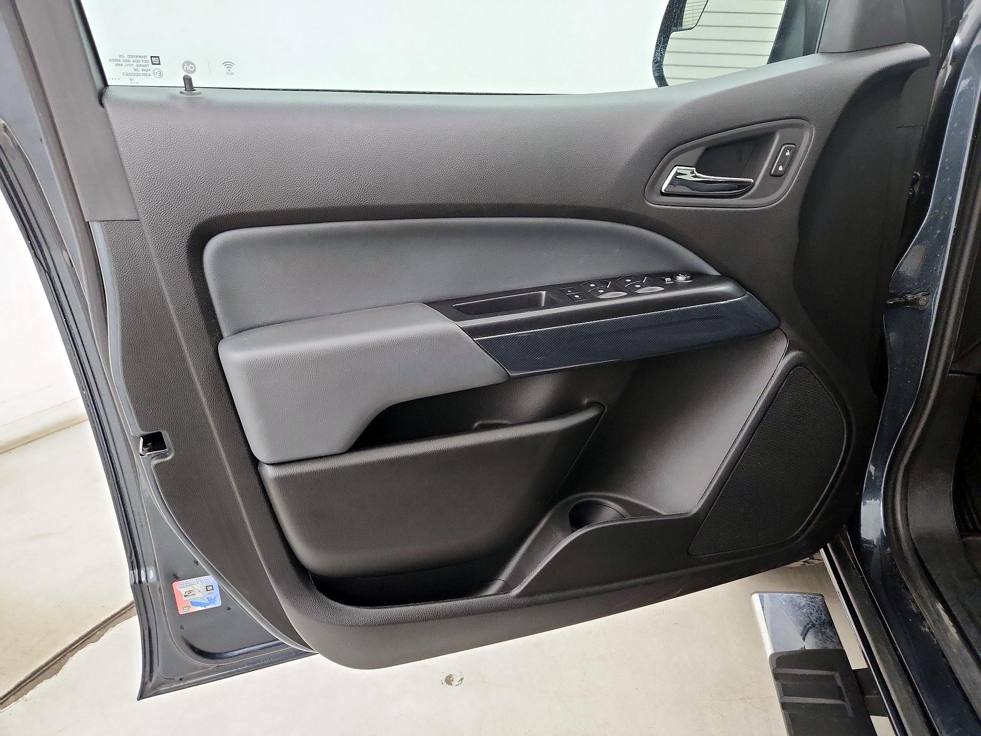 Thumbnail: 2019 Chevrolet Colorado - 12