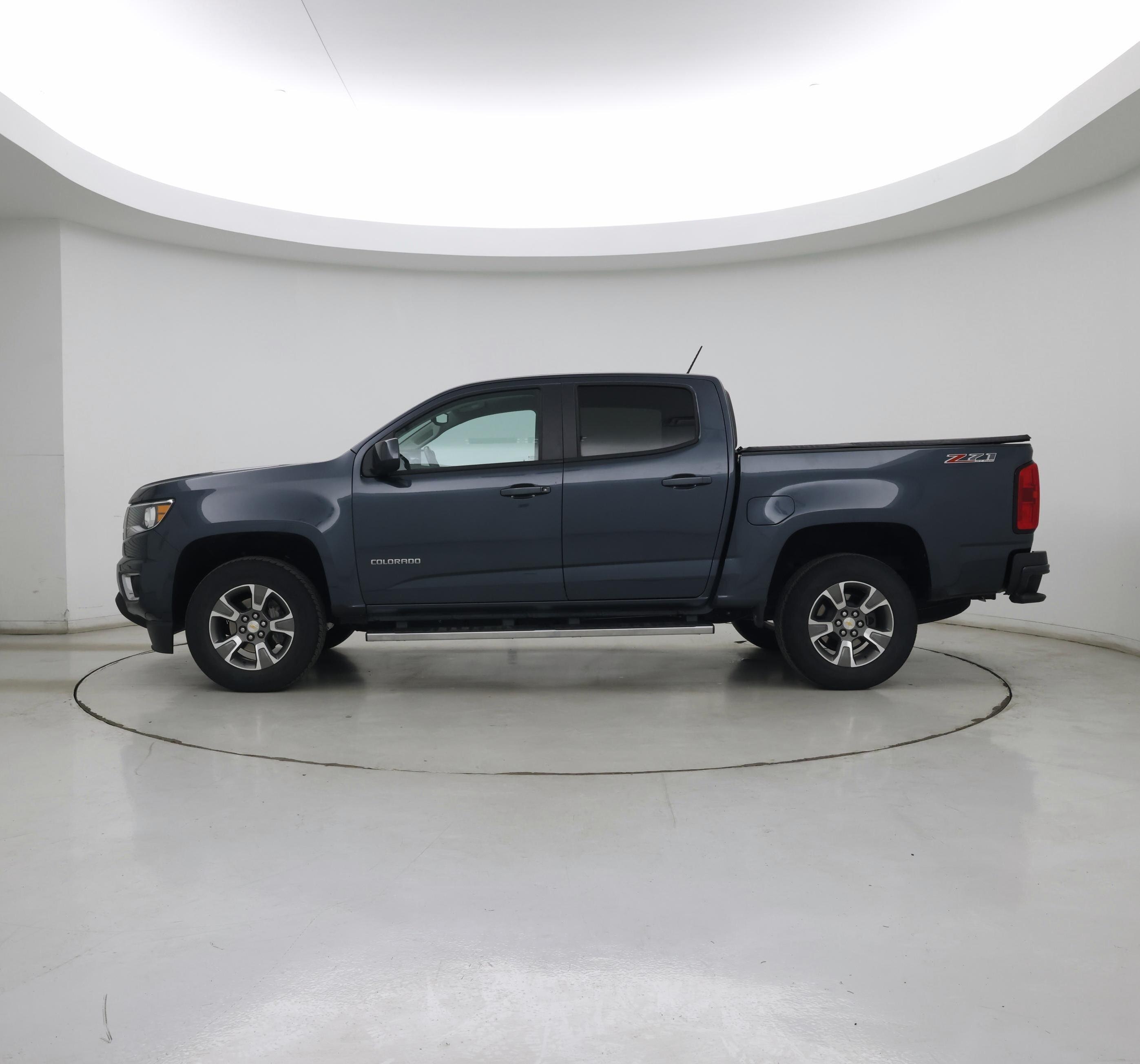 Thumbnail: 2019 Chevrolet Colorado - 3