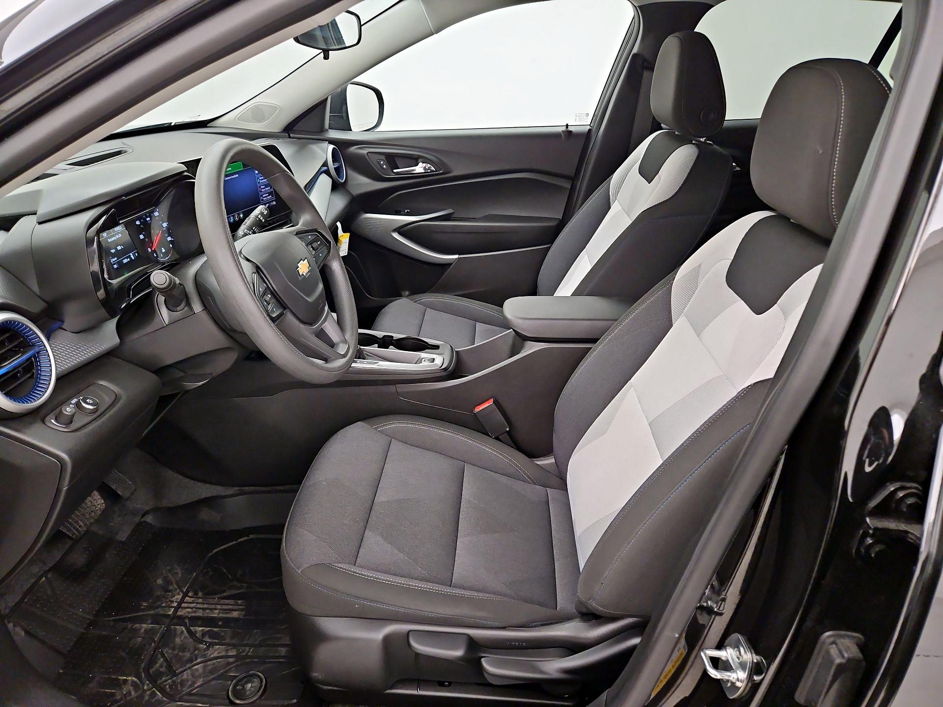 Thumbnail: 2025 Chevrolet Trax - 11