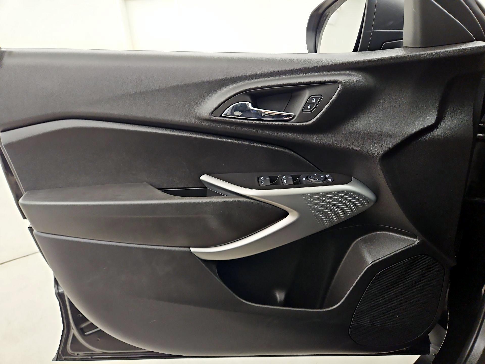 Thumbnail: 2025 Chevrolet Trax - 12