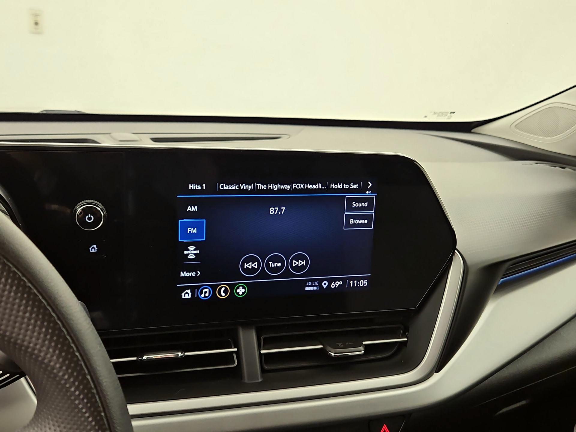 Thumbnail: 2025 Chevrolet Trax - 15